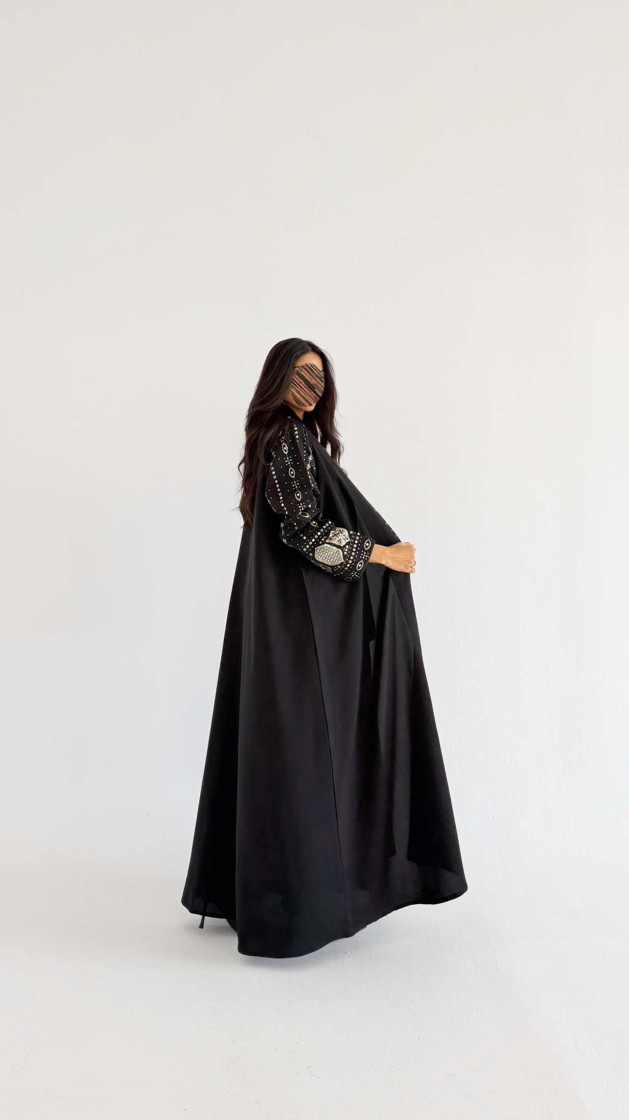 MWT1354 عباية اسود بتدخيله ركامة - Aya