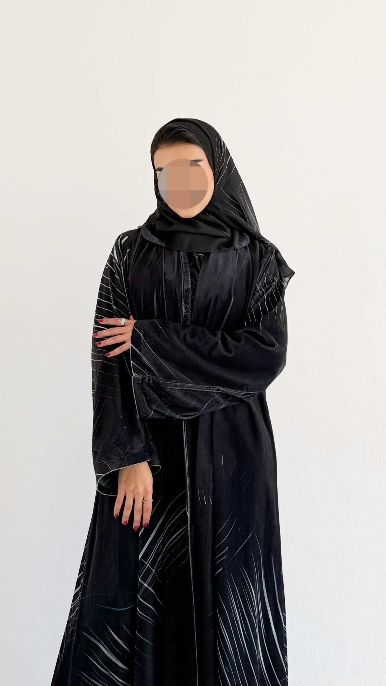 MWT886 - عباية مخمل طباعة - Aya