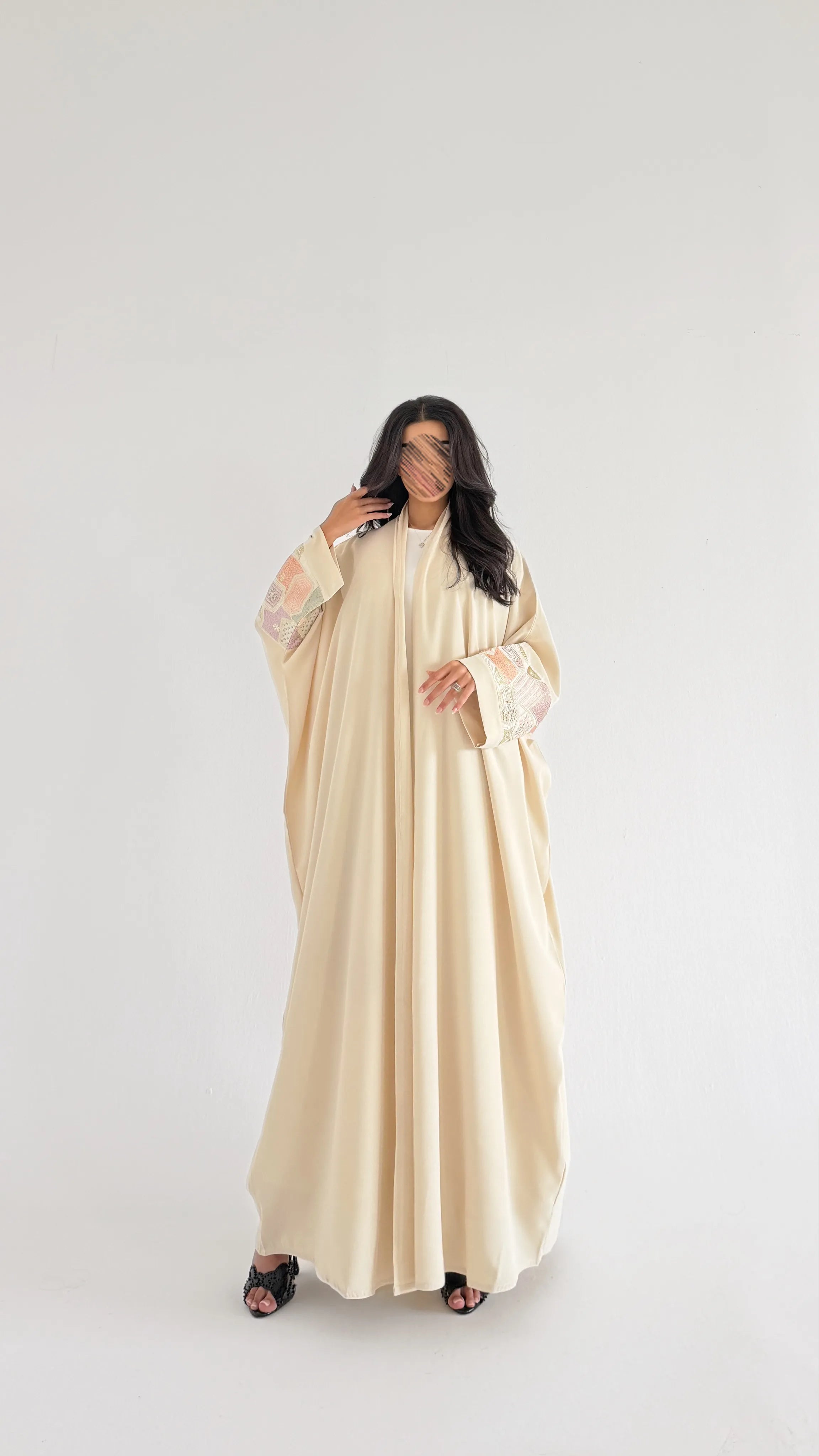 MWT5236 - قماش بيج ناعم يومي مع تدخيلات كلفة - Aya