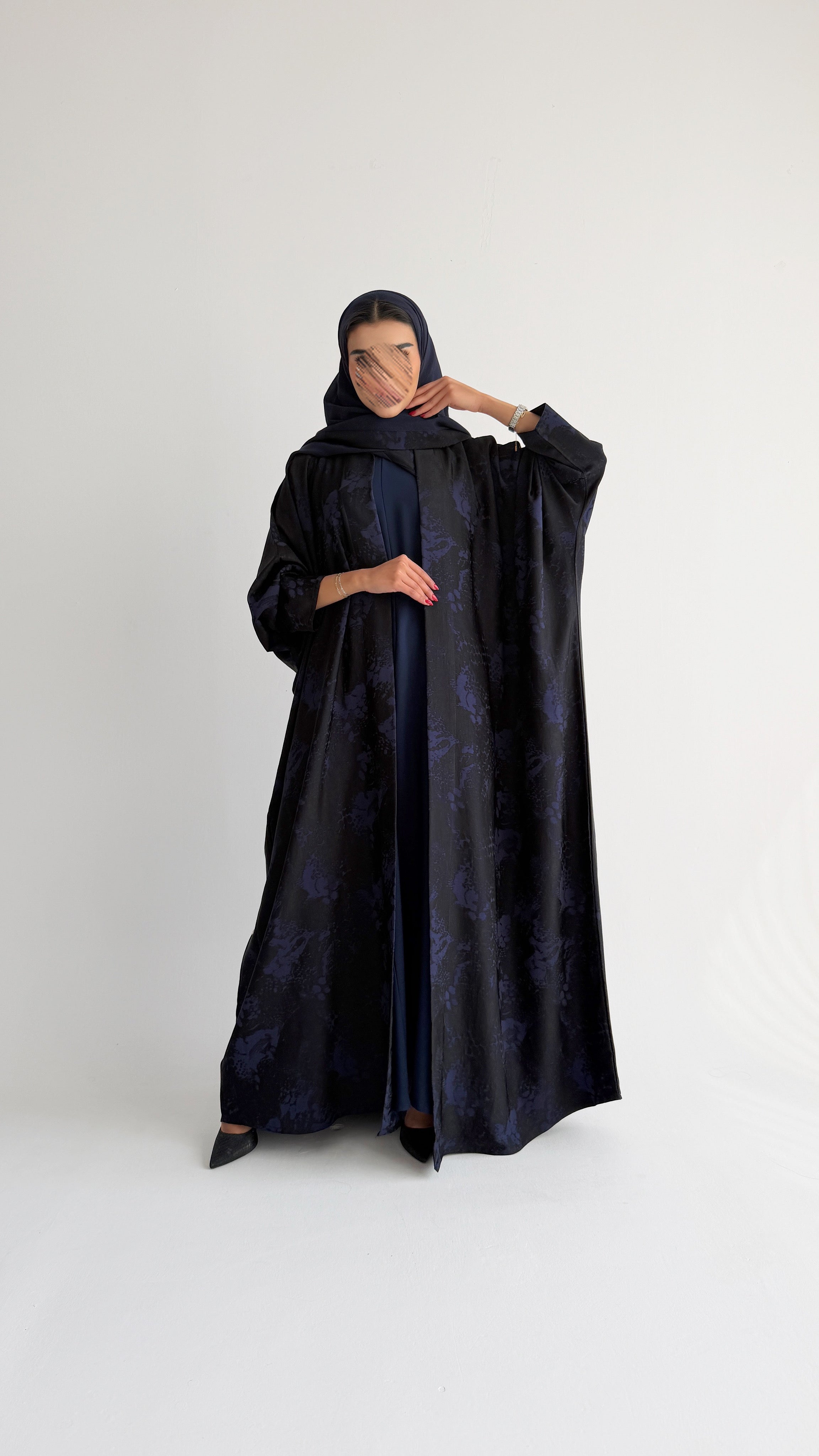 MW2079 -    عباية جاكار قصه بشت مع اضافة فستان داخلي كريب حرير - Aya