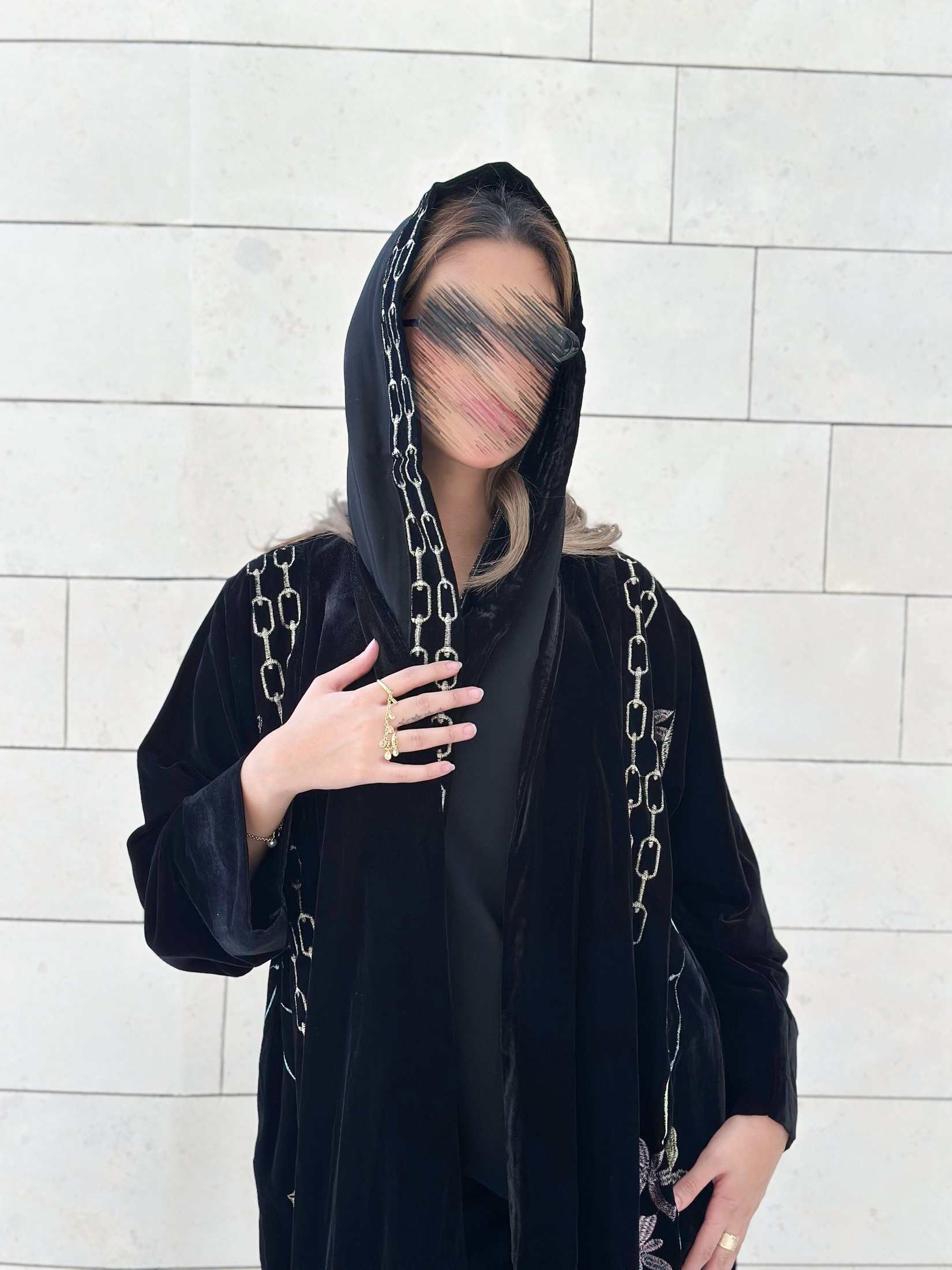 MWT550 - عباية مخمل مطرزة - Aya