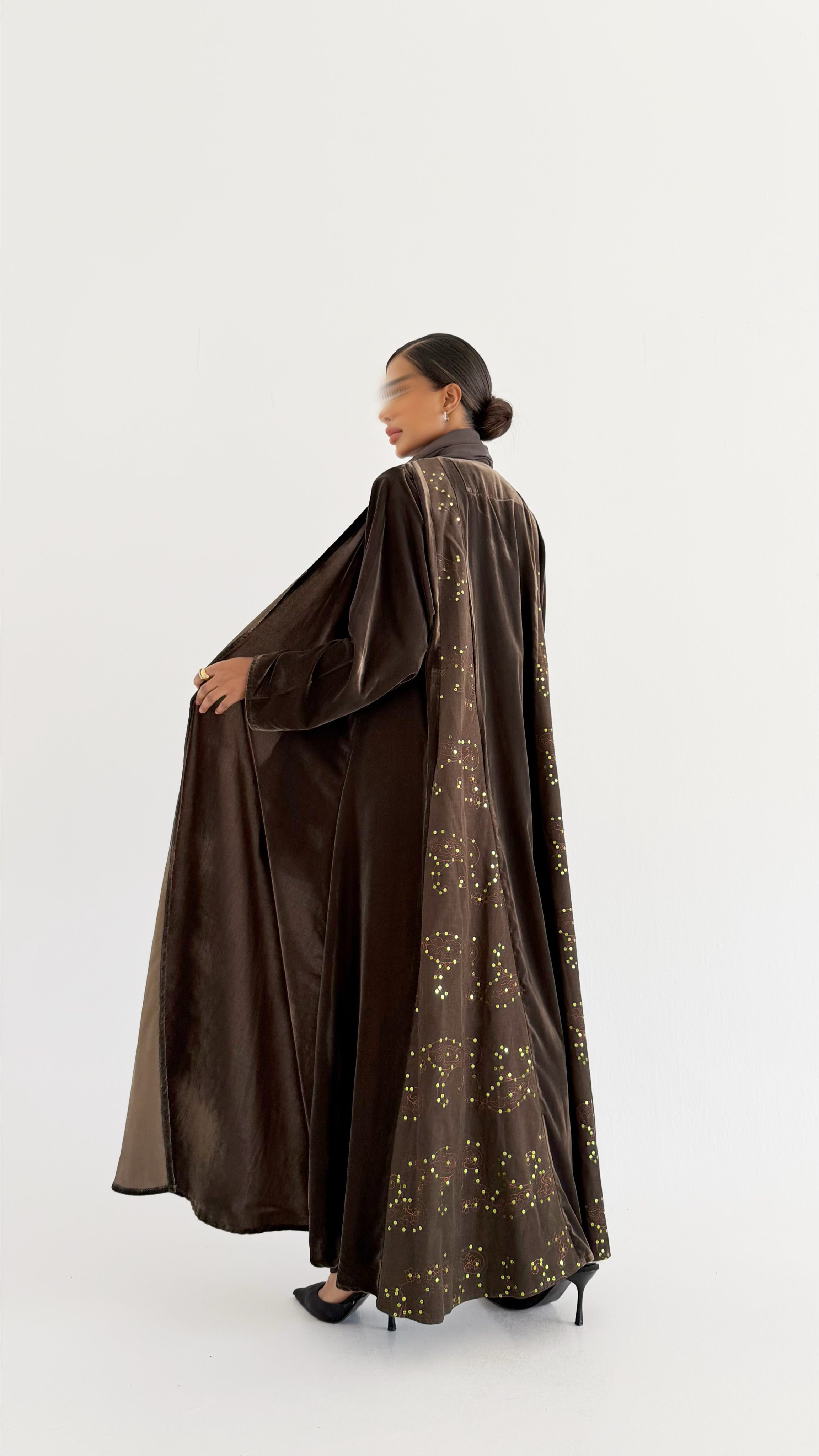 MW645 - Light Crepe Standing with Jacquard Half-Cloche