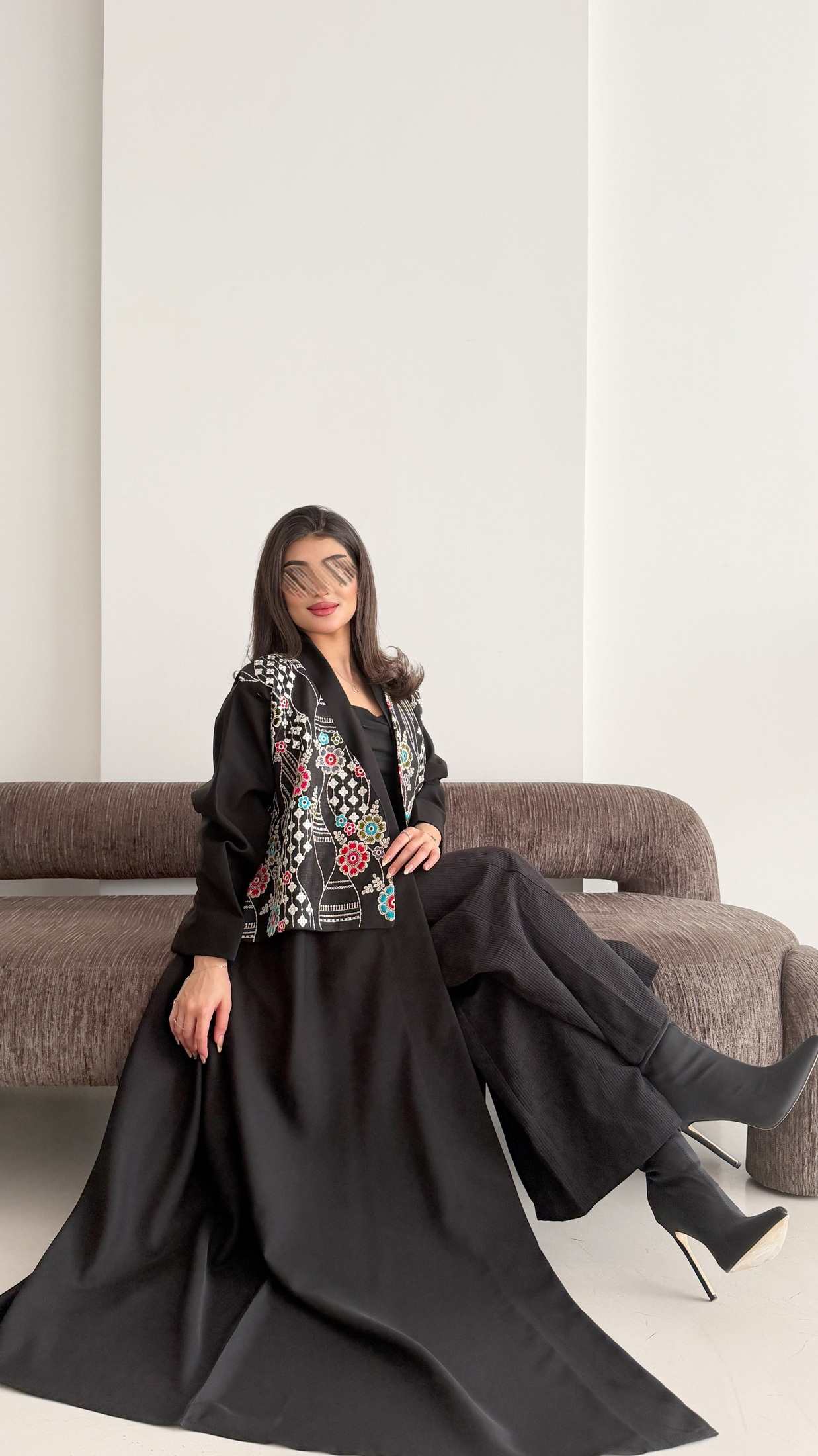 MWT1033 - عبايه مع تدخيله لنن تطريز بالامام - Aya