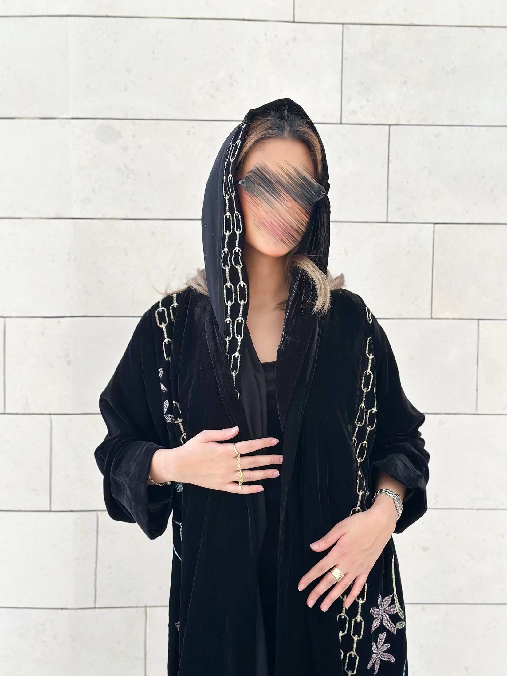 MWT550 - عباية مخمل مطرزة - Aya