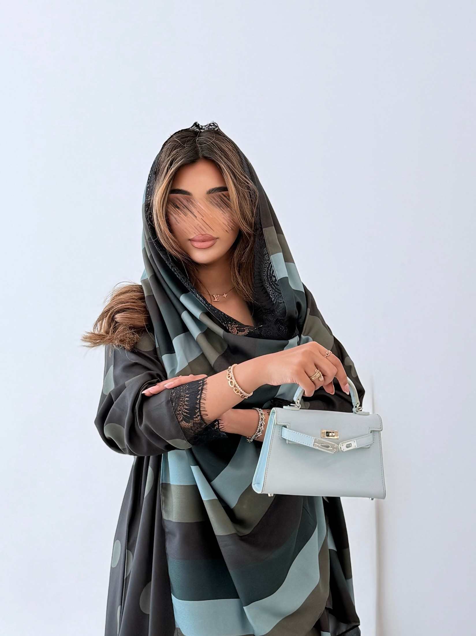 MWT5150 - قماش كريب طباعه منقط مع دانتيل بالأكمام والطرحة - Aya