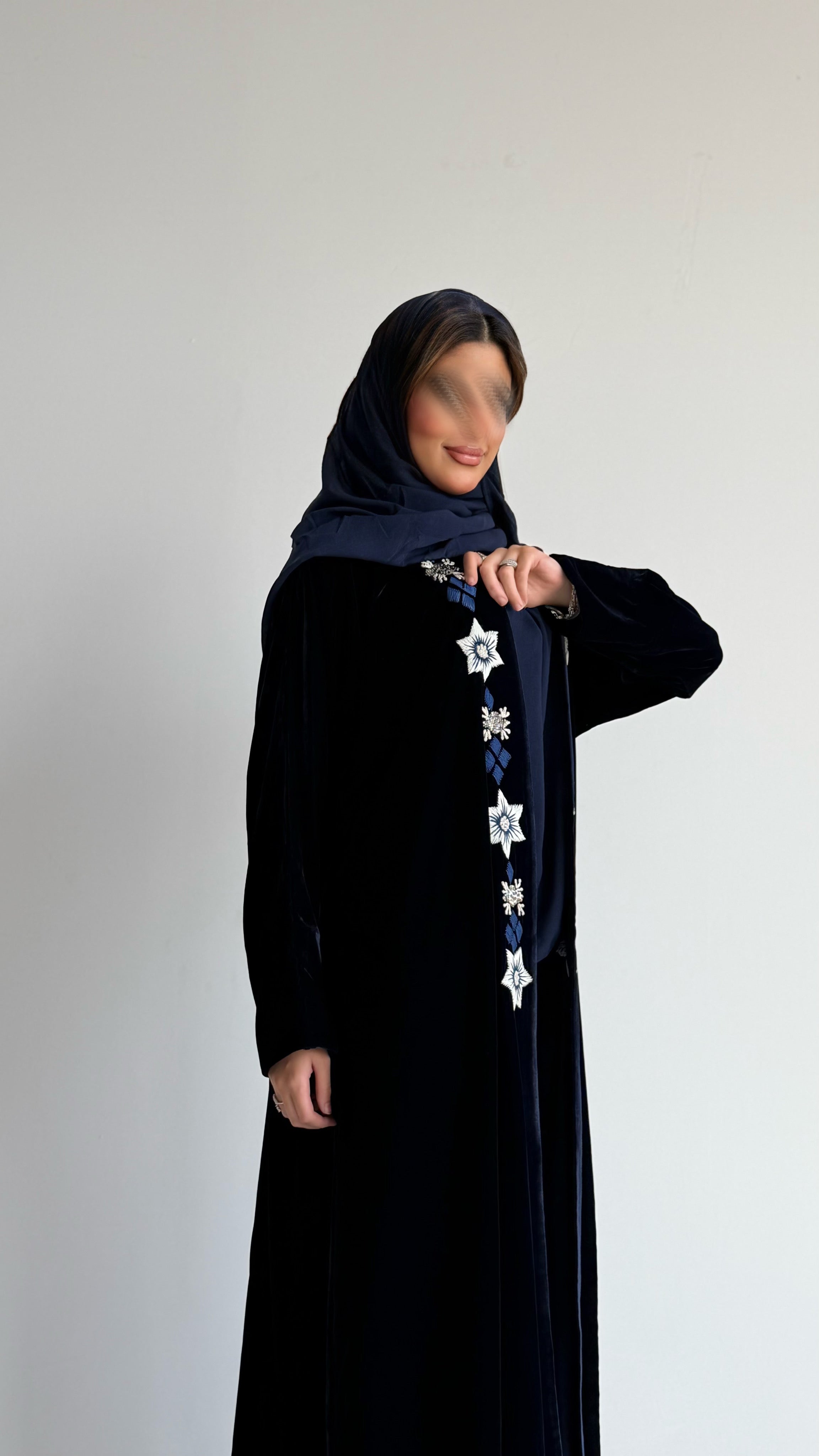 MWT360 - عباية مخمل كحلي تطريز شك - Aya