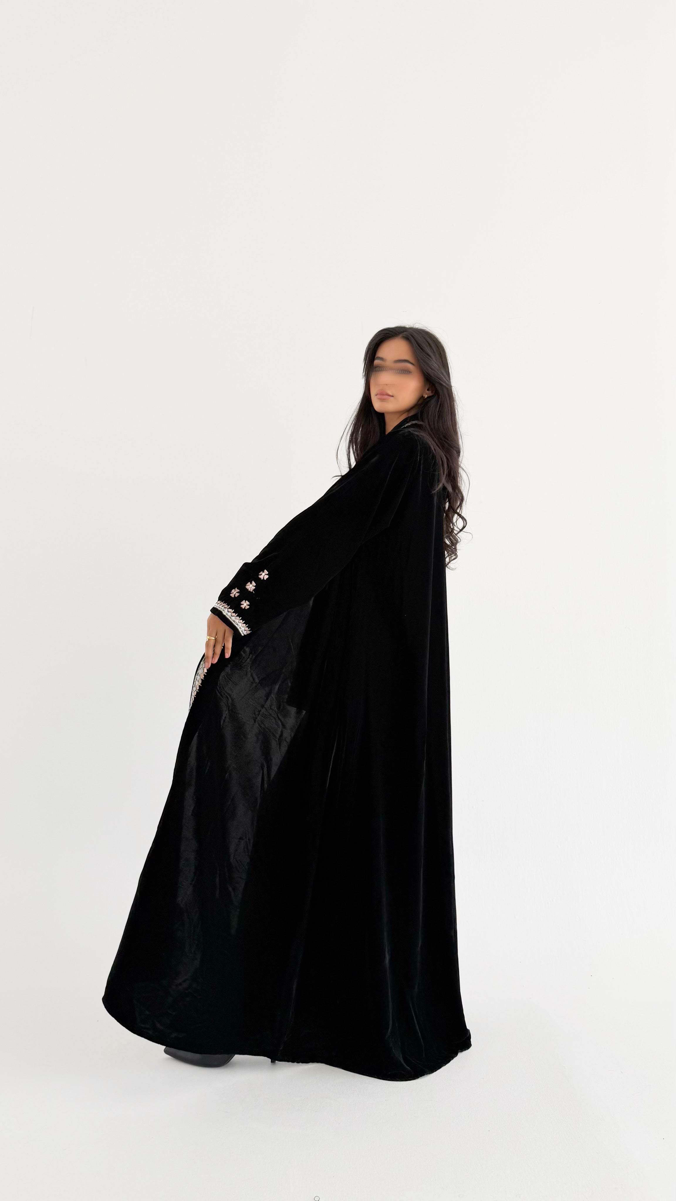 MW645 - Light Crepe Standing with Jacquard Half-Cloche