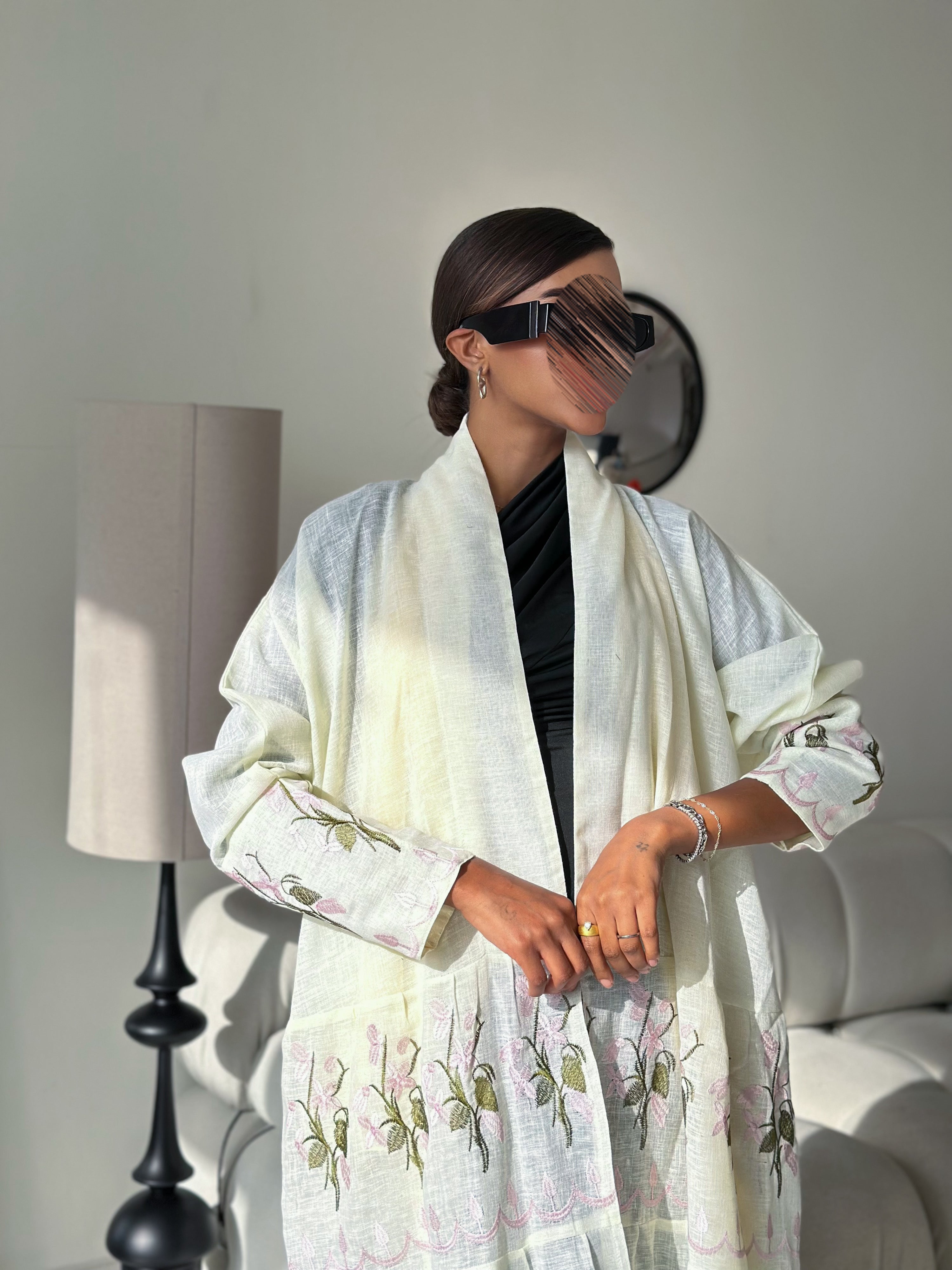 MW1499 - عباية دبل كلوش لنن اصفر