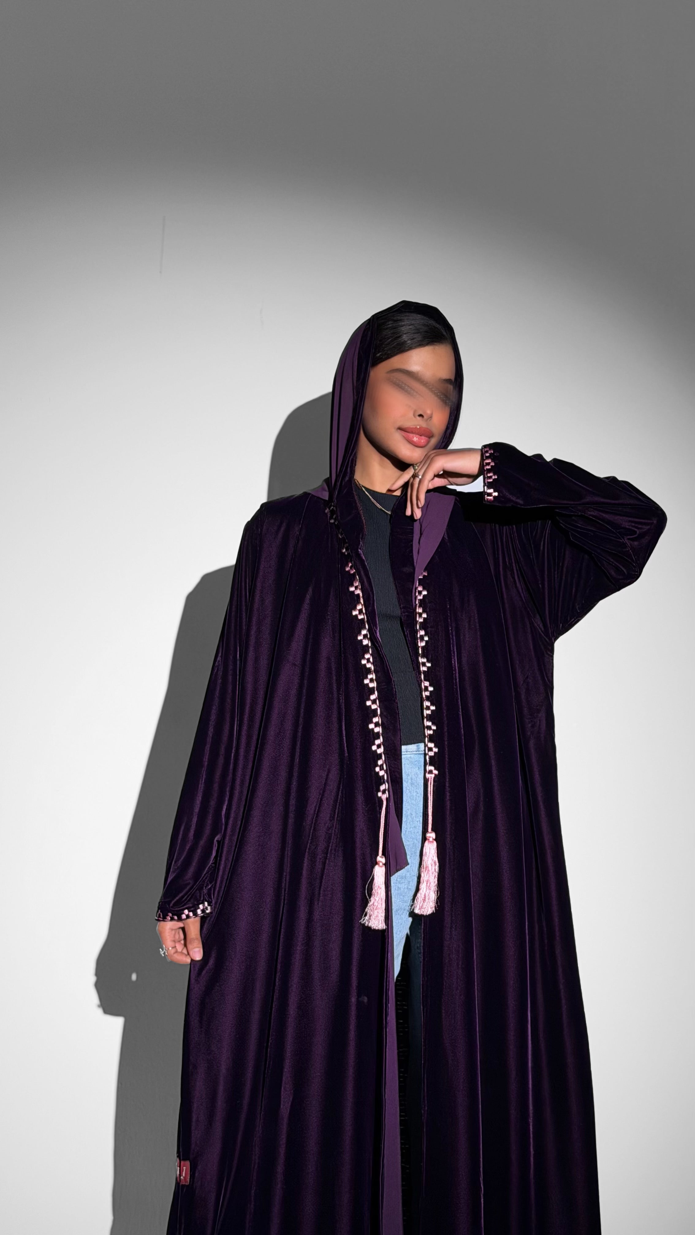 MW645 - Light Crepe Standing with Jacquard Half-Cloche