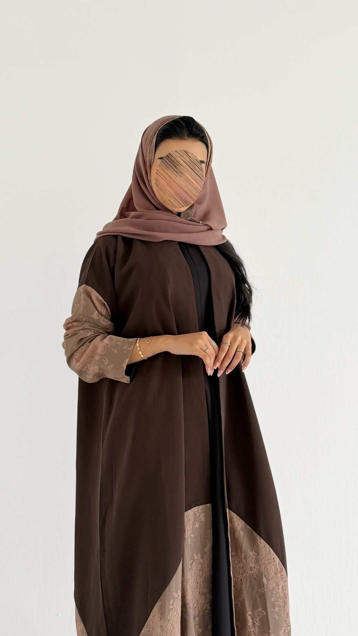 MWT1555 عباية كريب مع  تدخيلة دانتيل - Aya