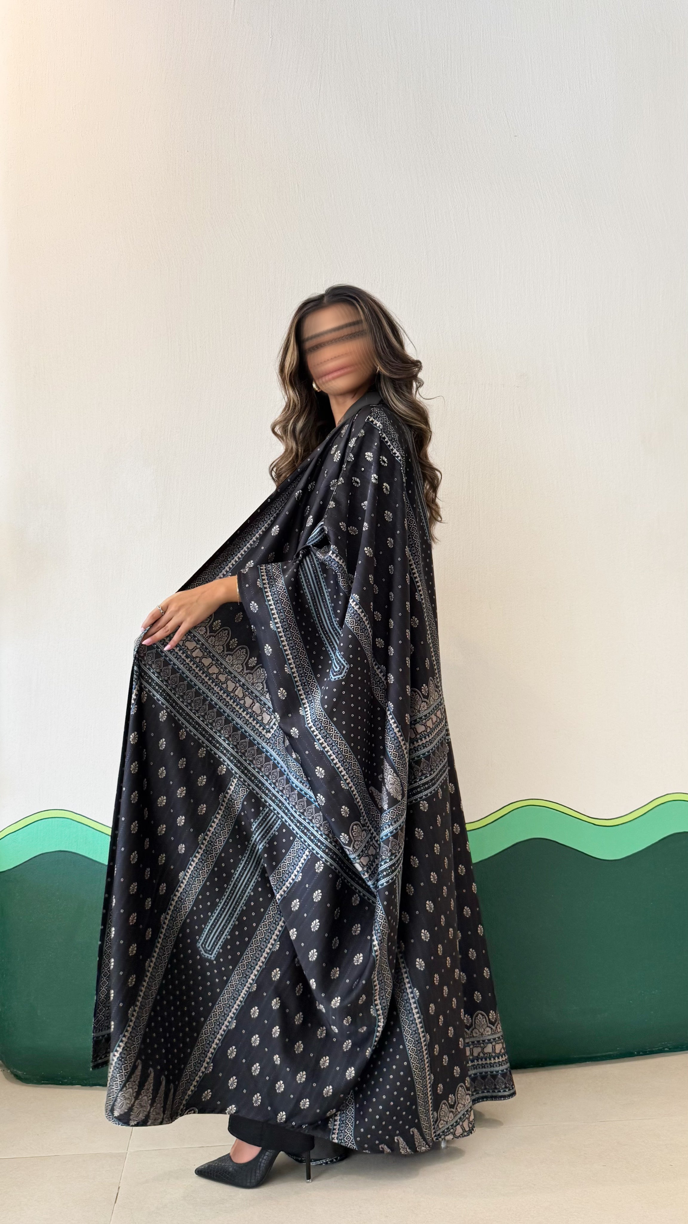 MW645 - Light Crepe Standing with Jacquard Half-Cloche