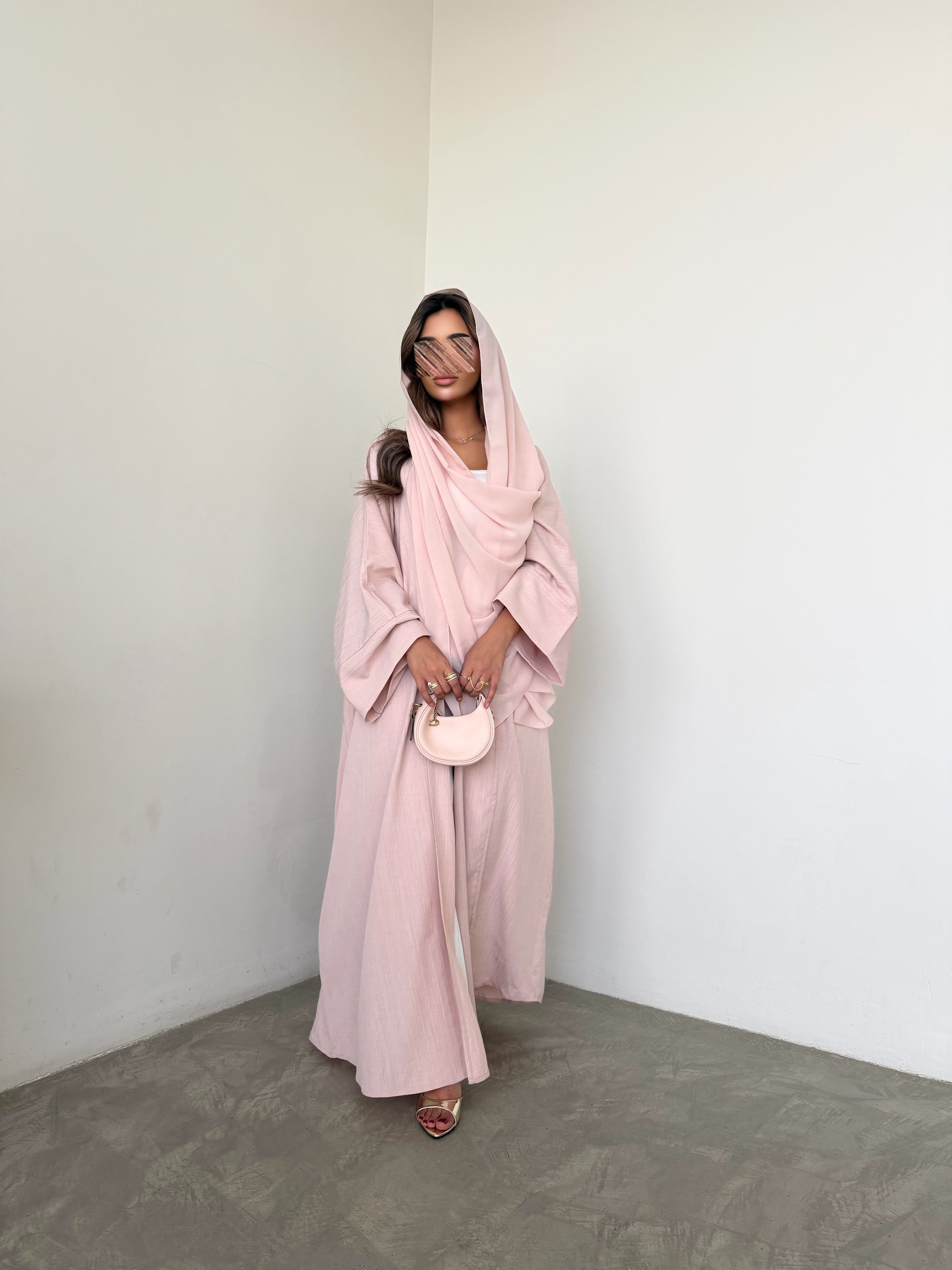 MWT5040 - قماش كريب وردي قصة نص بشت - Aya