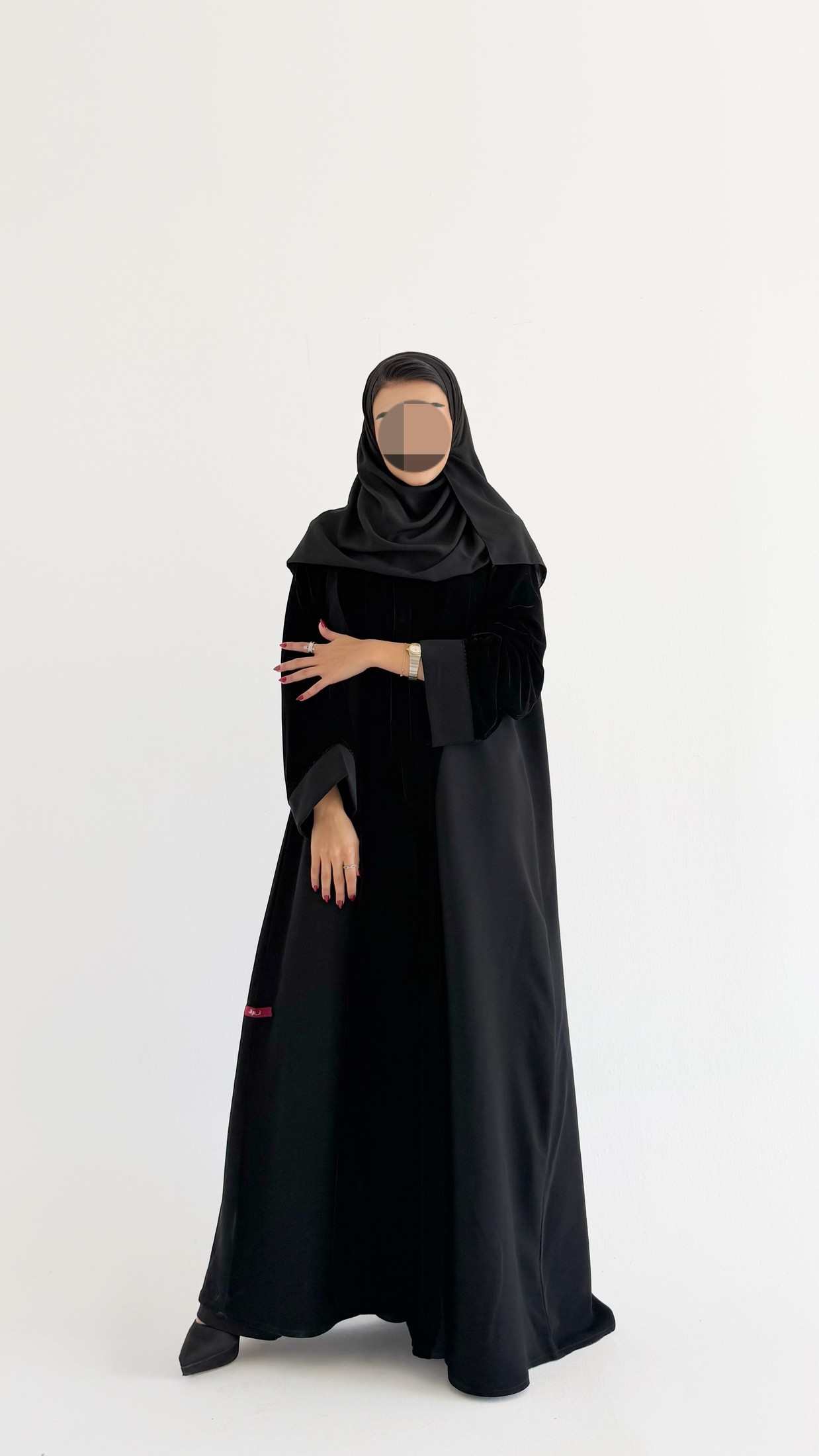 MWE914 - عباية سوداء كريب مخمل قصة كلوش - Aya