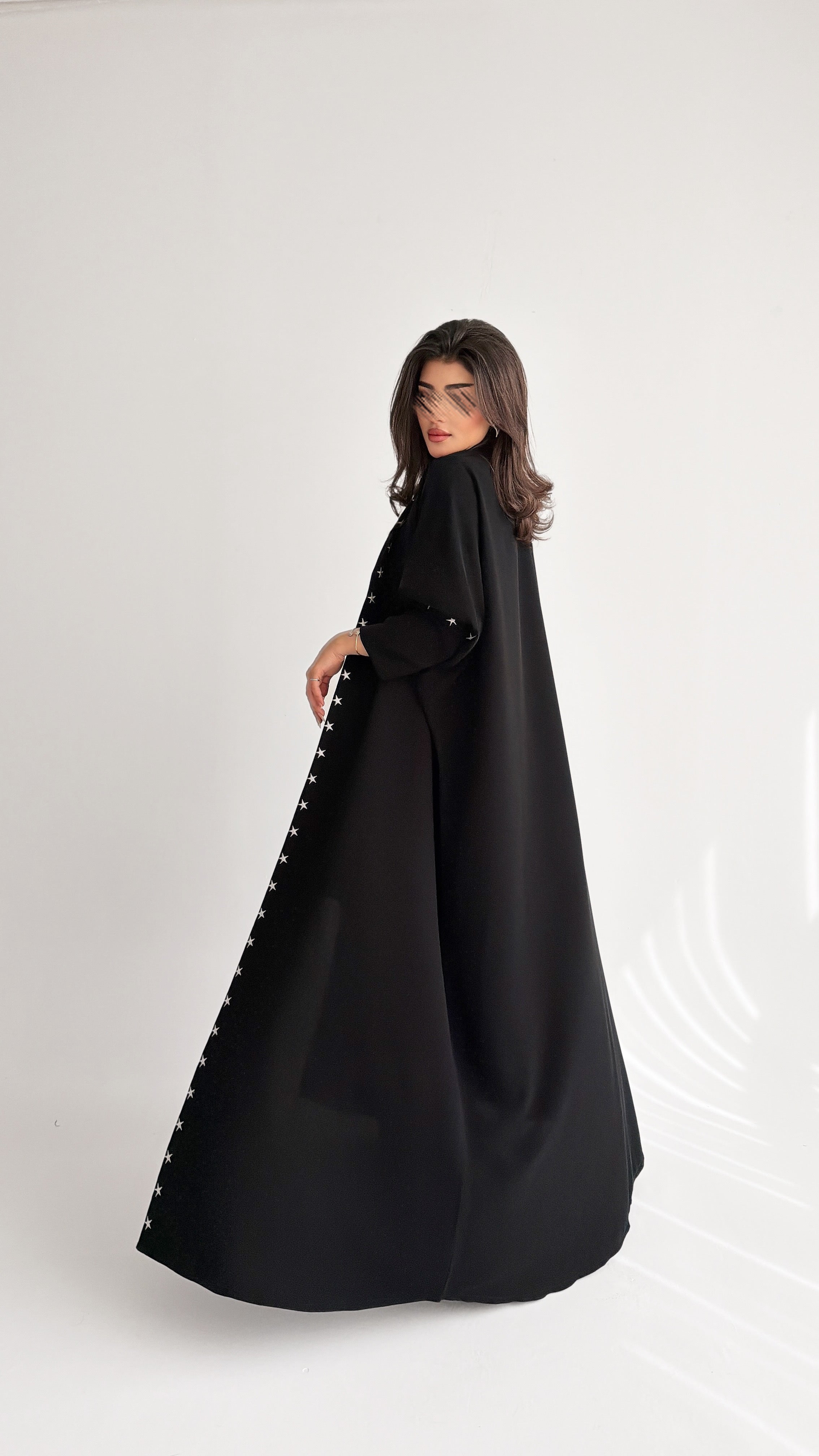 MWT1035 - عبايه اسود بتطريز نجوم - Aya