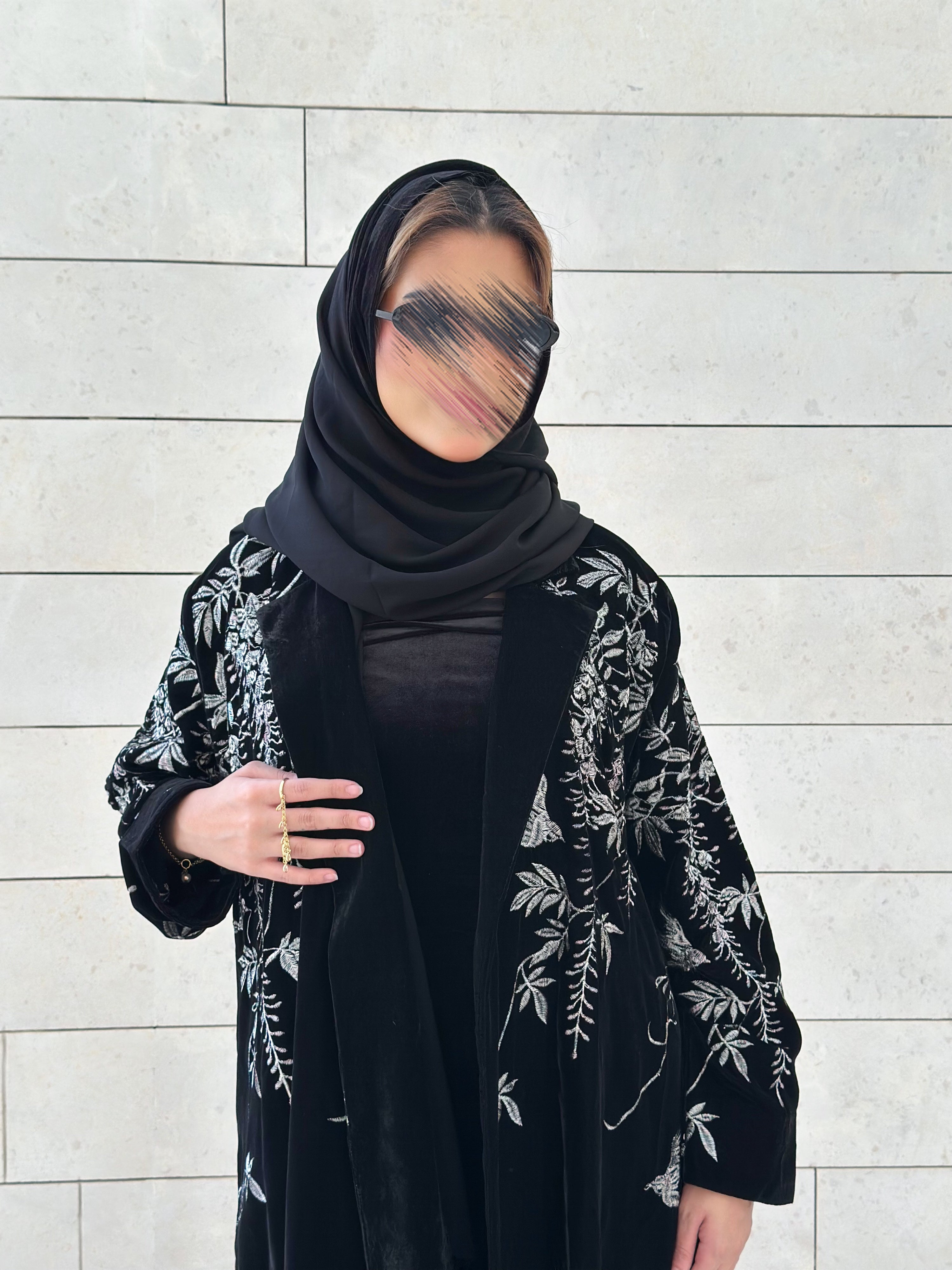 MWT547 - عباية مخمل مع تطريز فضي - Aya