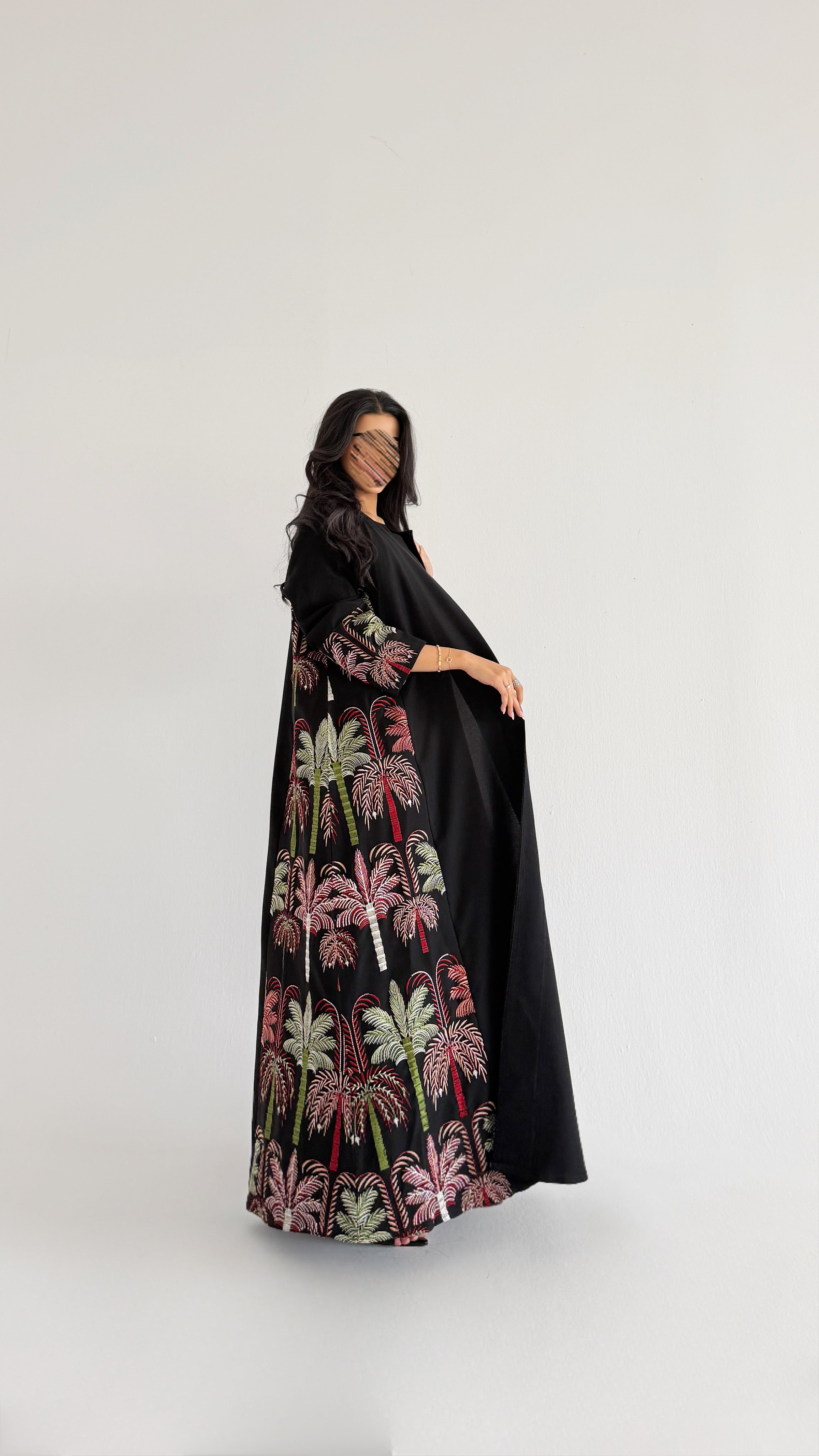 MWT4023 - عبايه بزخارف النخل - Aya