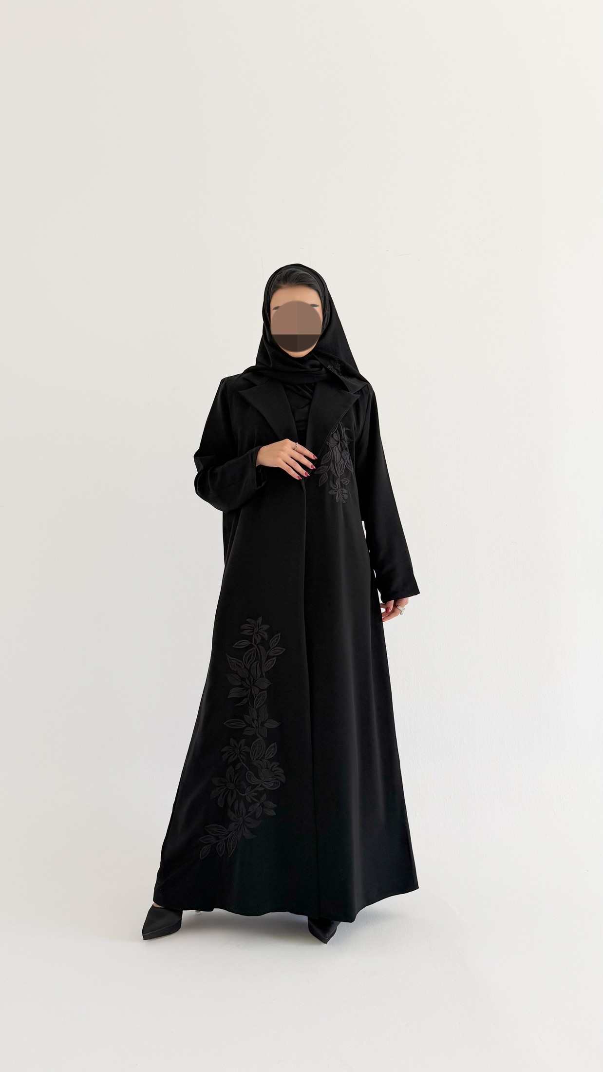 MW2002 -عباية بليزر بتطريز اسود - Aya