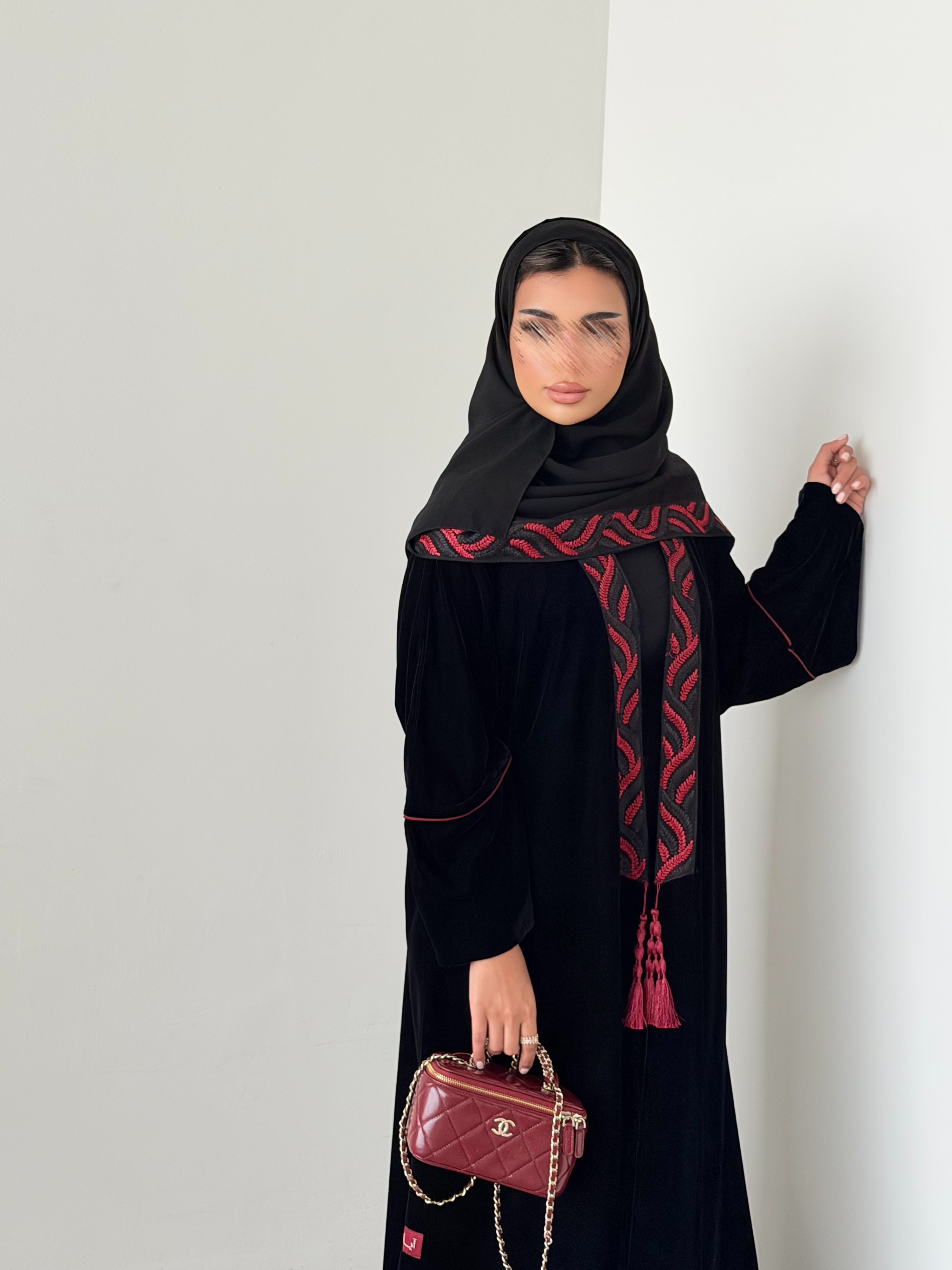 MW645 - Light Crepe Standing with Jacquard Half-Cloche