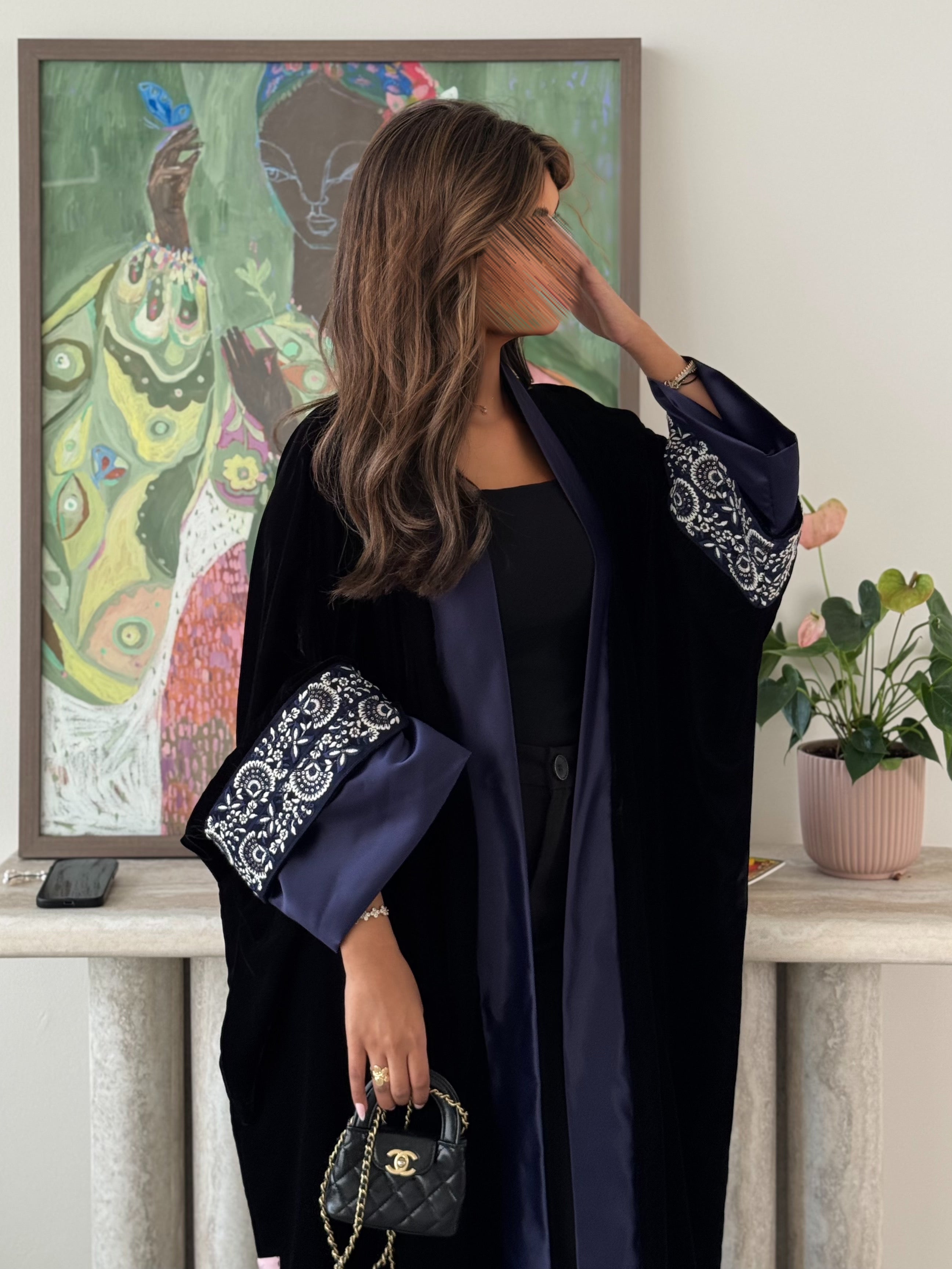 MWT671 - عباية كحلي مع تدخيلة ساتان