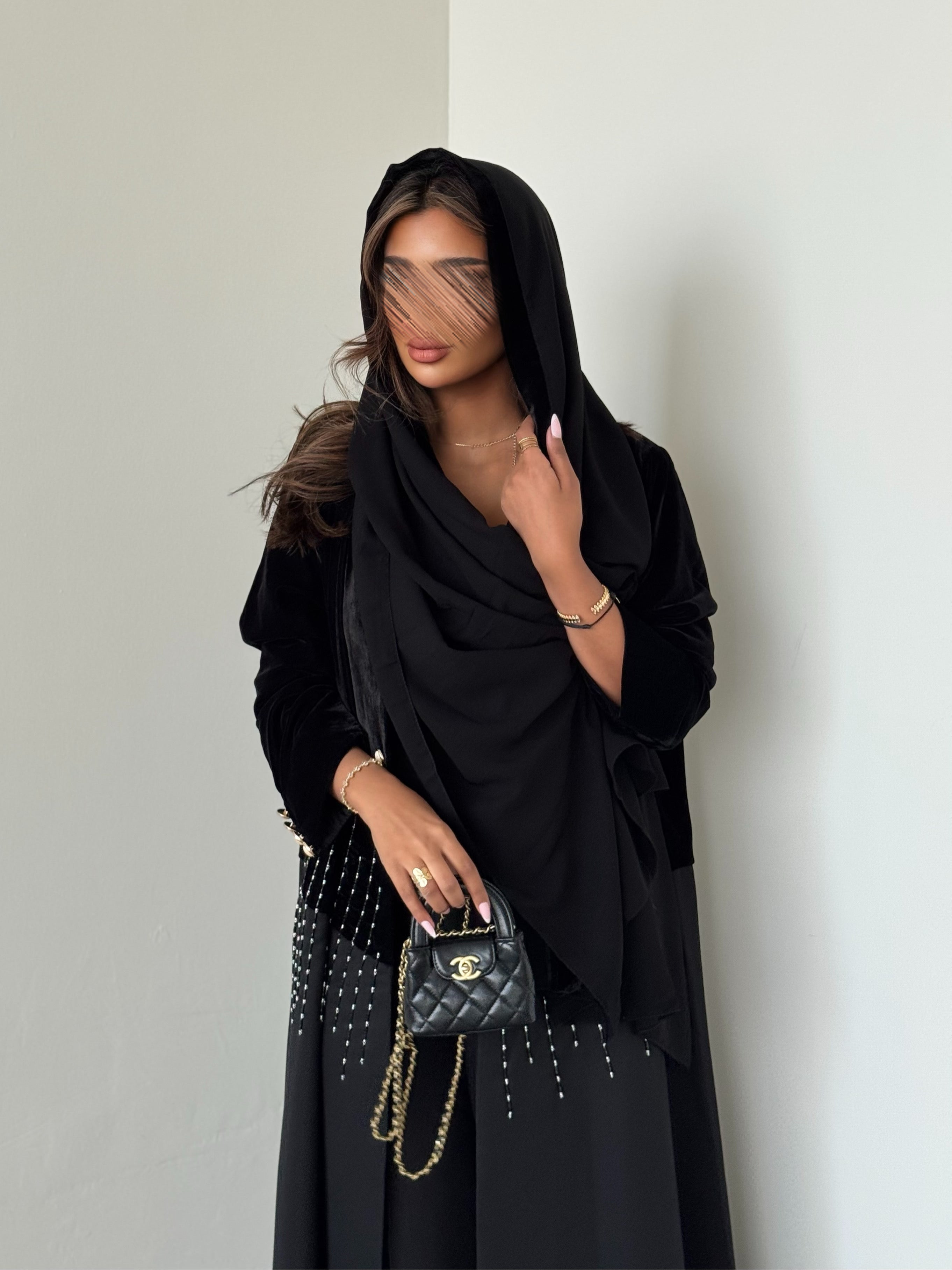 MWT558 - عباية مخمل مع تفته شك - Aya