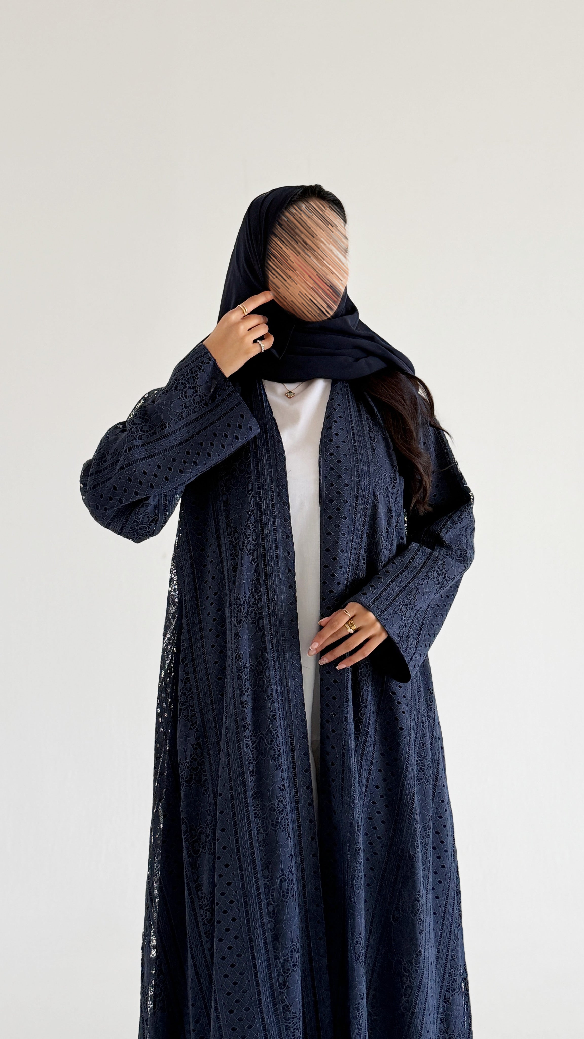 MW2158 - عباية دانتيل  مبطن نص كلوش راقيه وحصرية - Aya