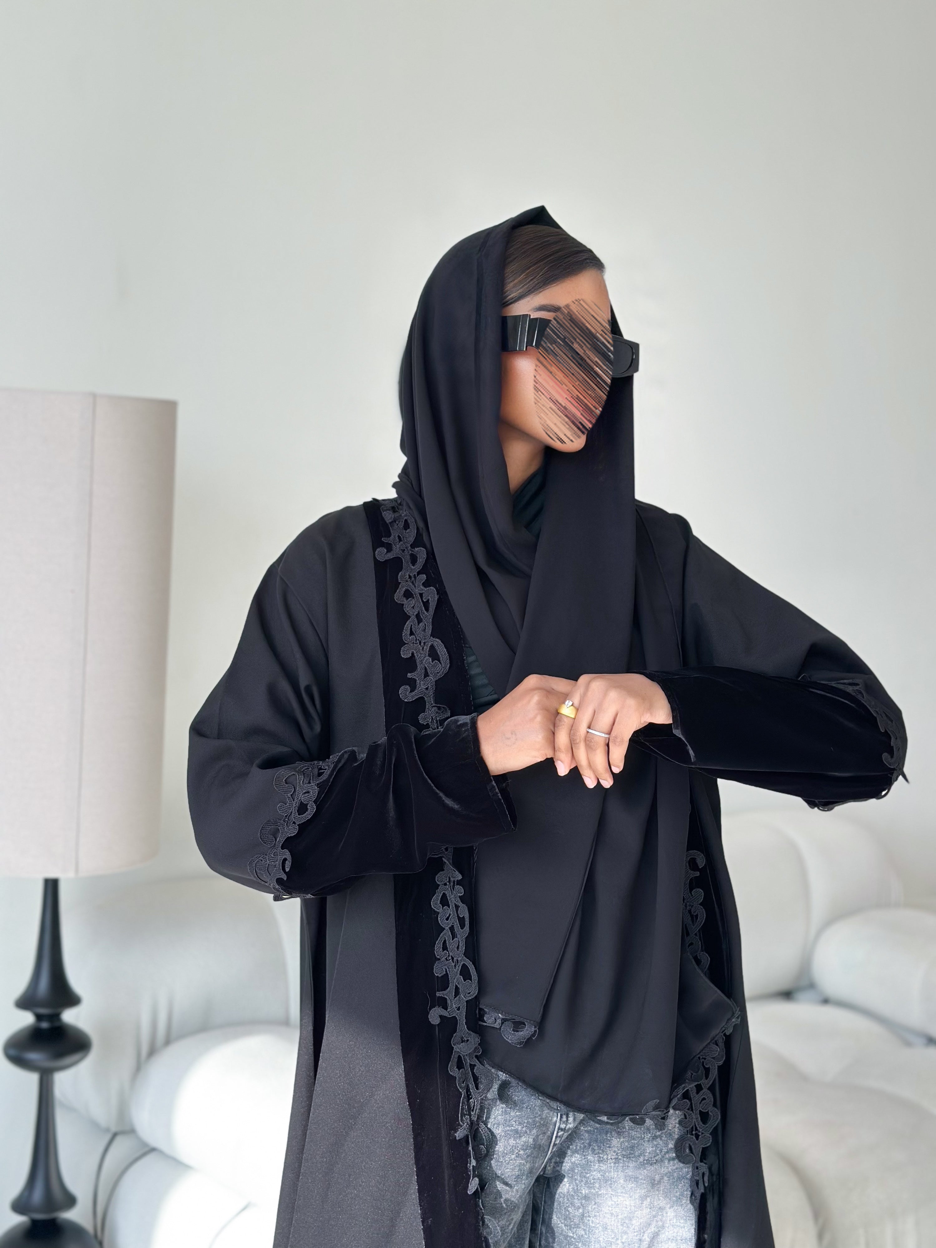 MW645 - Light Crepe Standing with Jacquard Half-Cloche