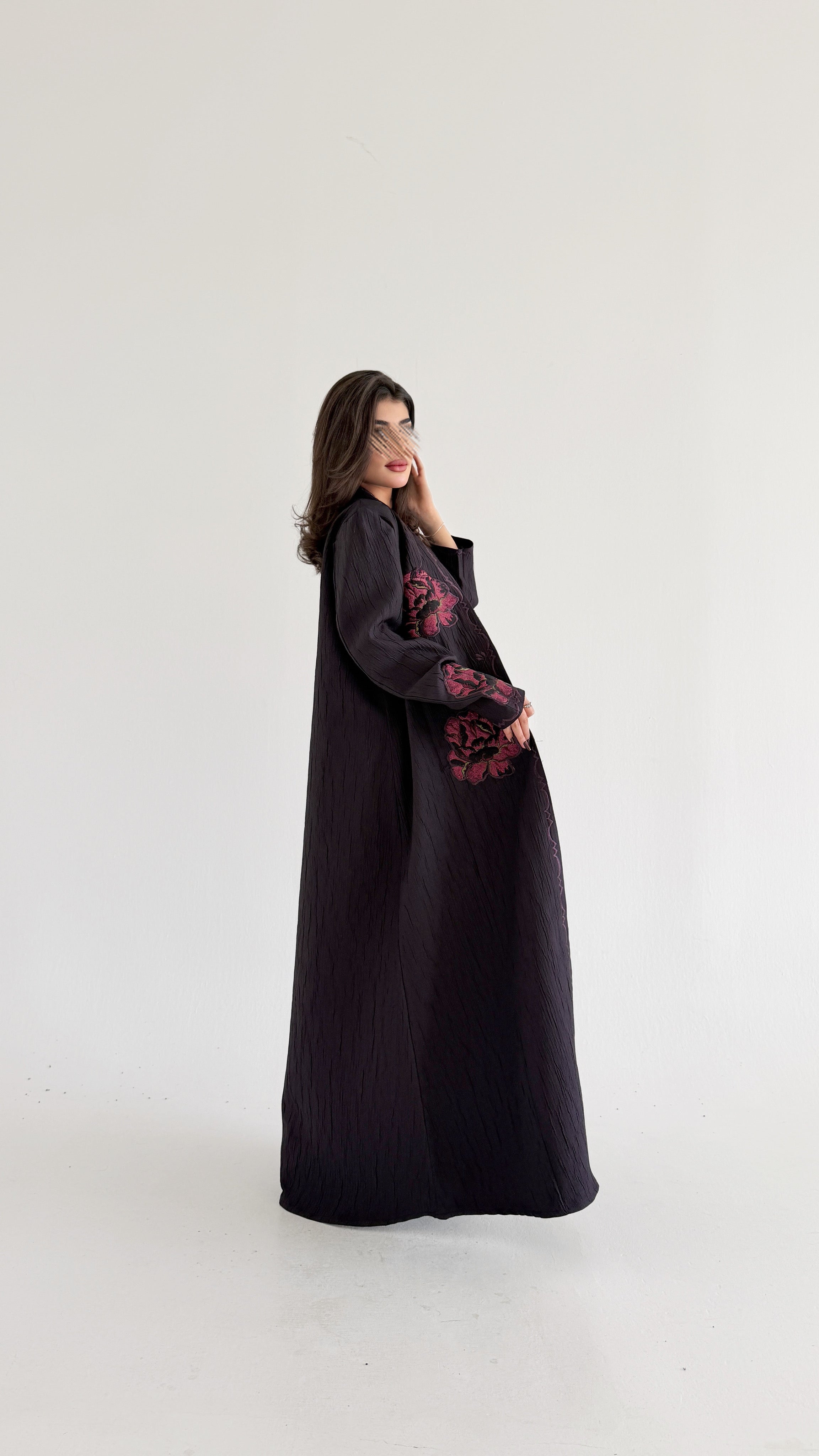 MW2022 - عباية قصة بليزر بتطريز تفتة جاكار - Aya