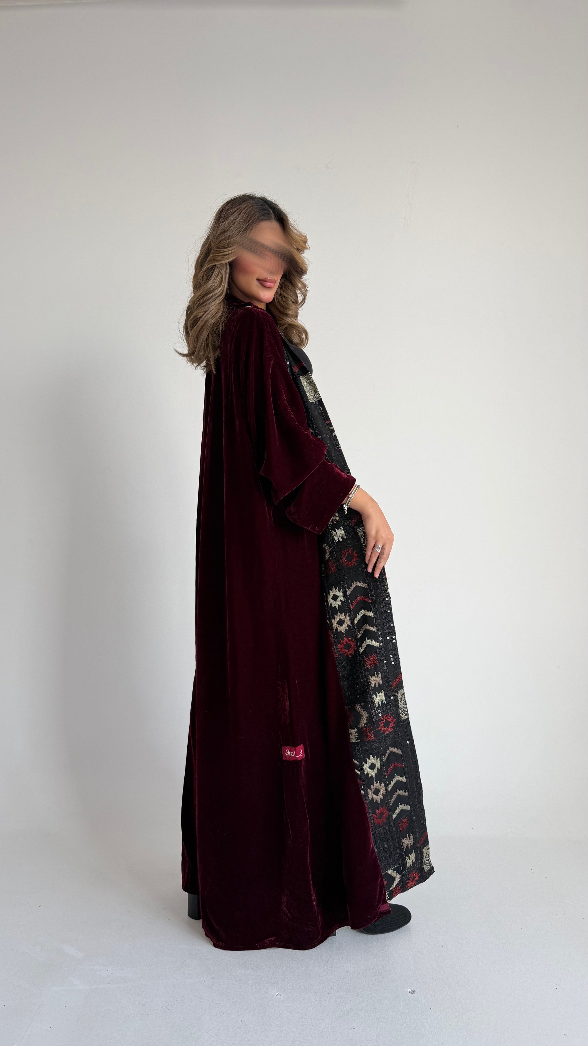 MWT548 - عباية مخمل عنابي مع تطريز هندي - Aya