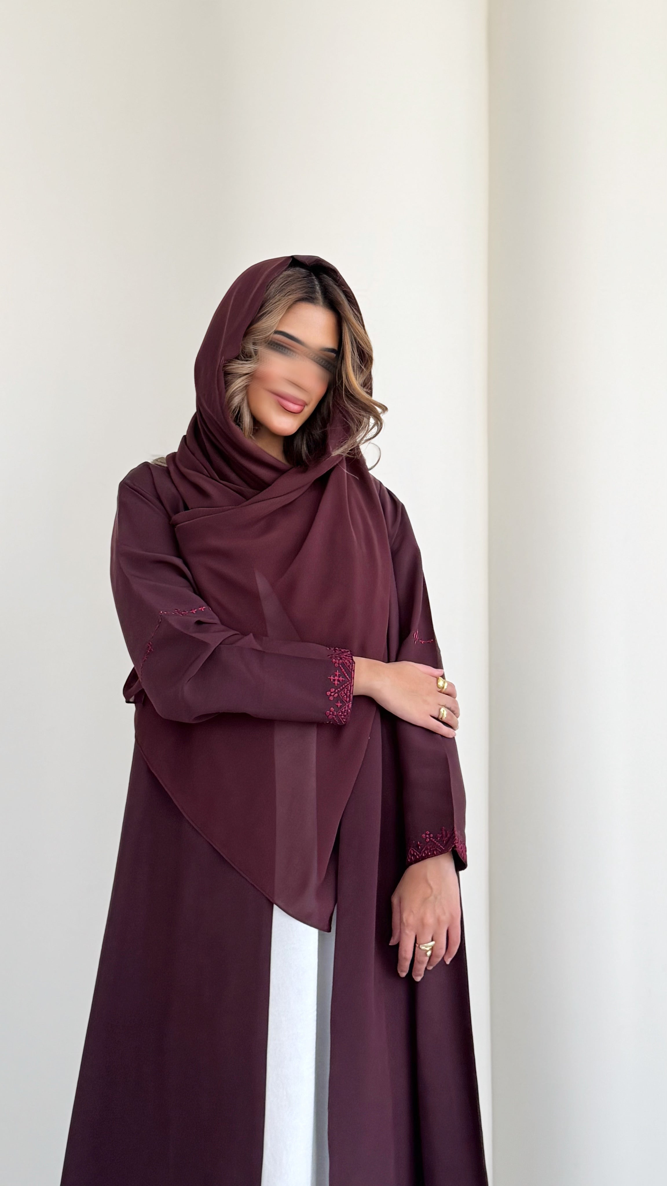 MWT349 - عباية عنابي مع تطريز - Aya