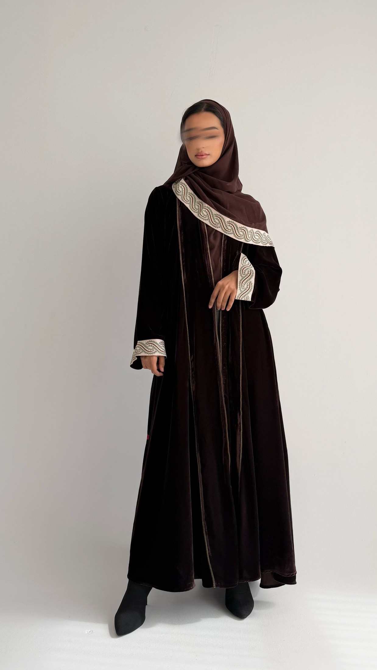 MWT820 - عباية بني مع تدخيلة كلفة راقية - Aya