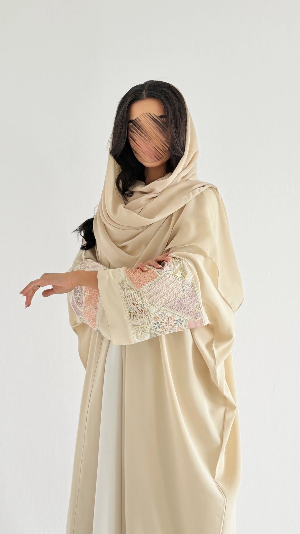 MWT5236 - قماش بيج ناعم يومي مع تدخيلات كلفة - Aya
