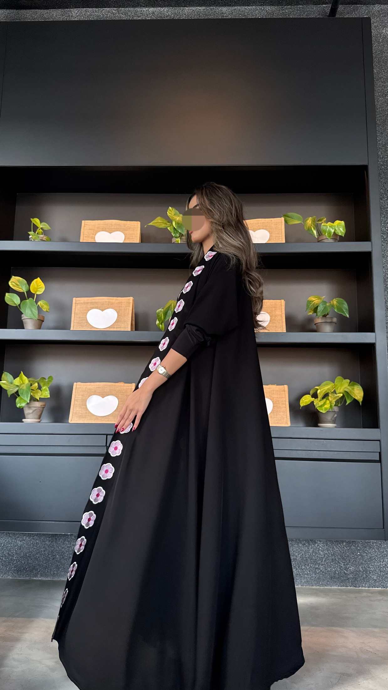 MW1536 - عباية سوداء بورود | Flowery Black - Aya