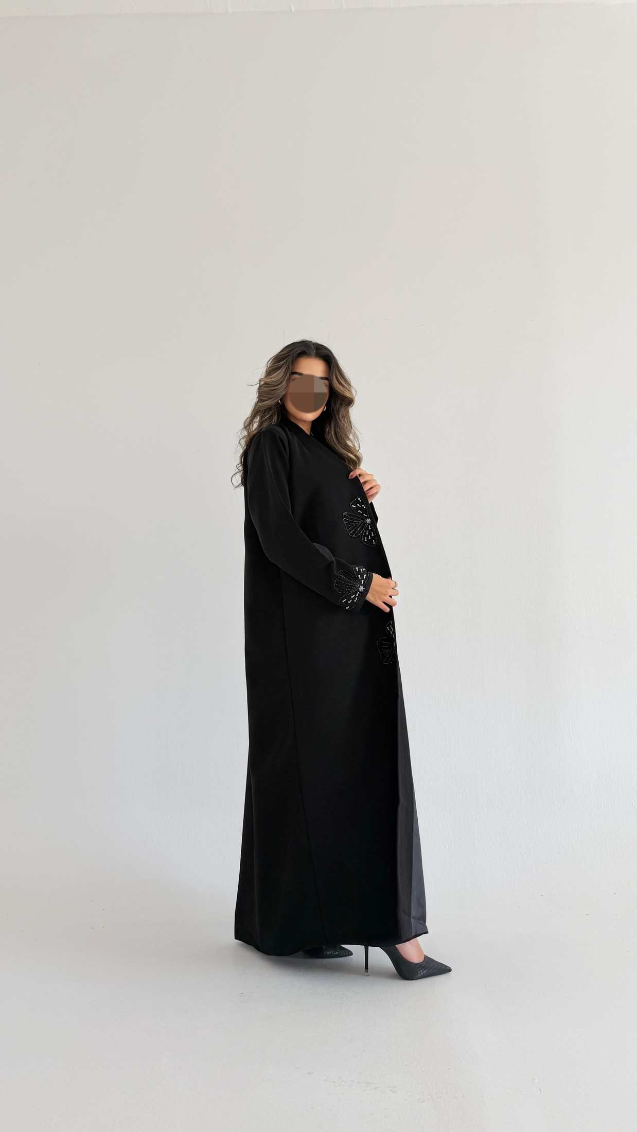 MW1793 - عباية قماش كوبرا شغل يدوي - Aya
