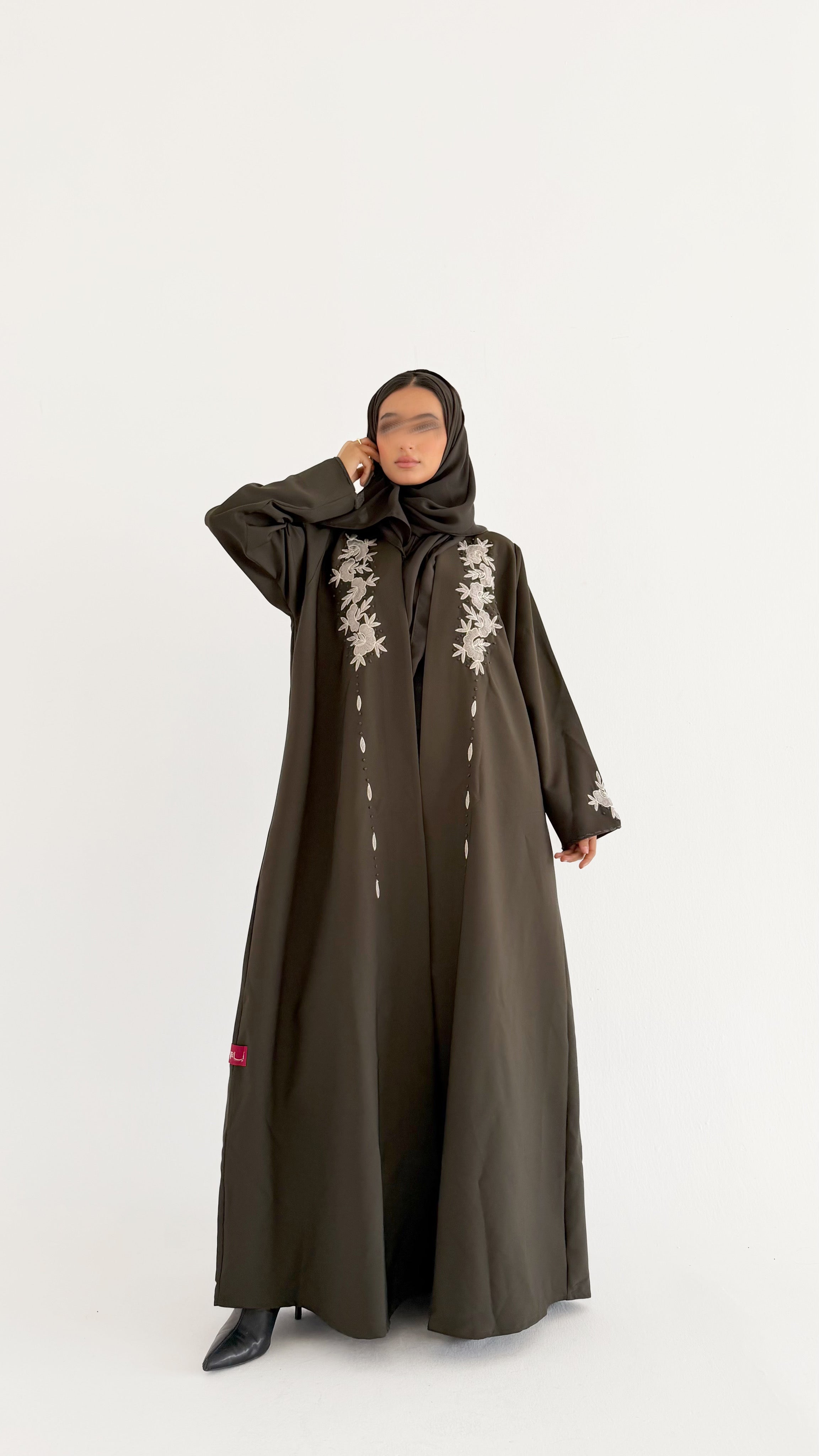 MW645 - Light Crepe Standing with Jacquard Half-Cloche