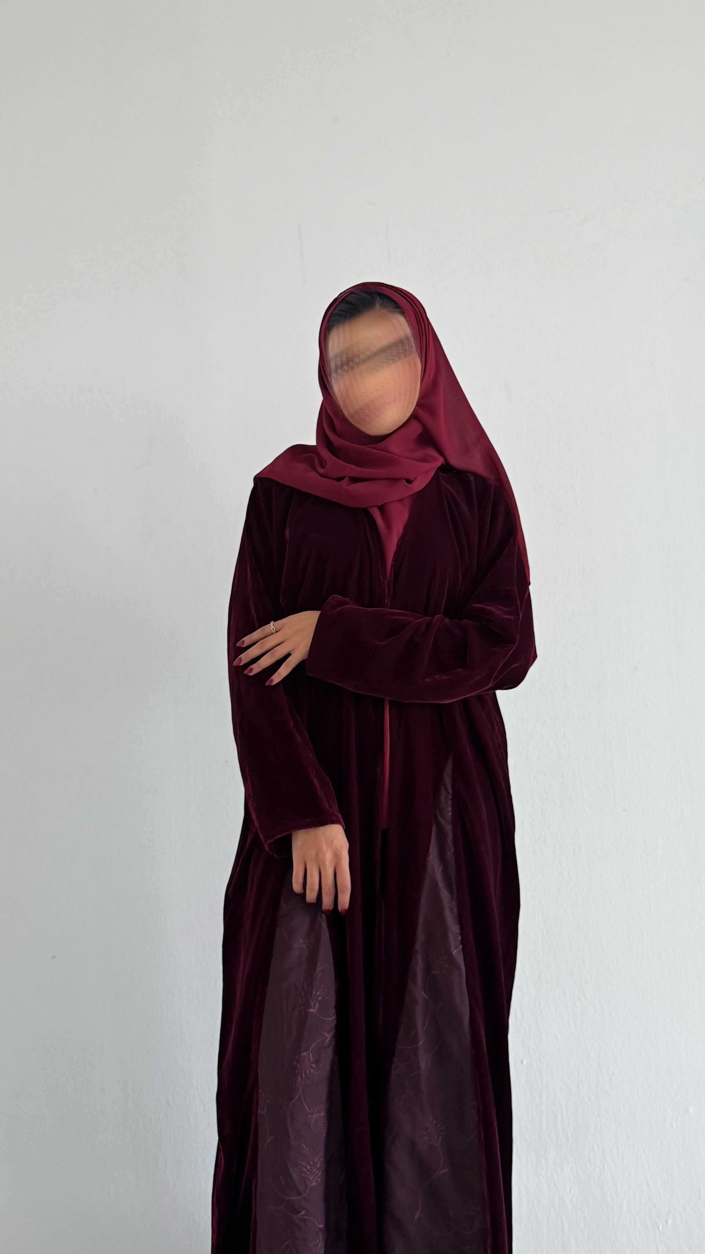 MWT532 - عباية عنابي مع تدخيلة دانتيل - Aya