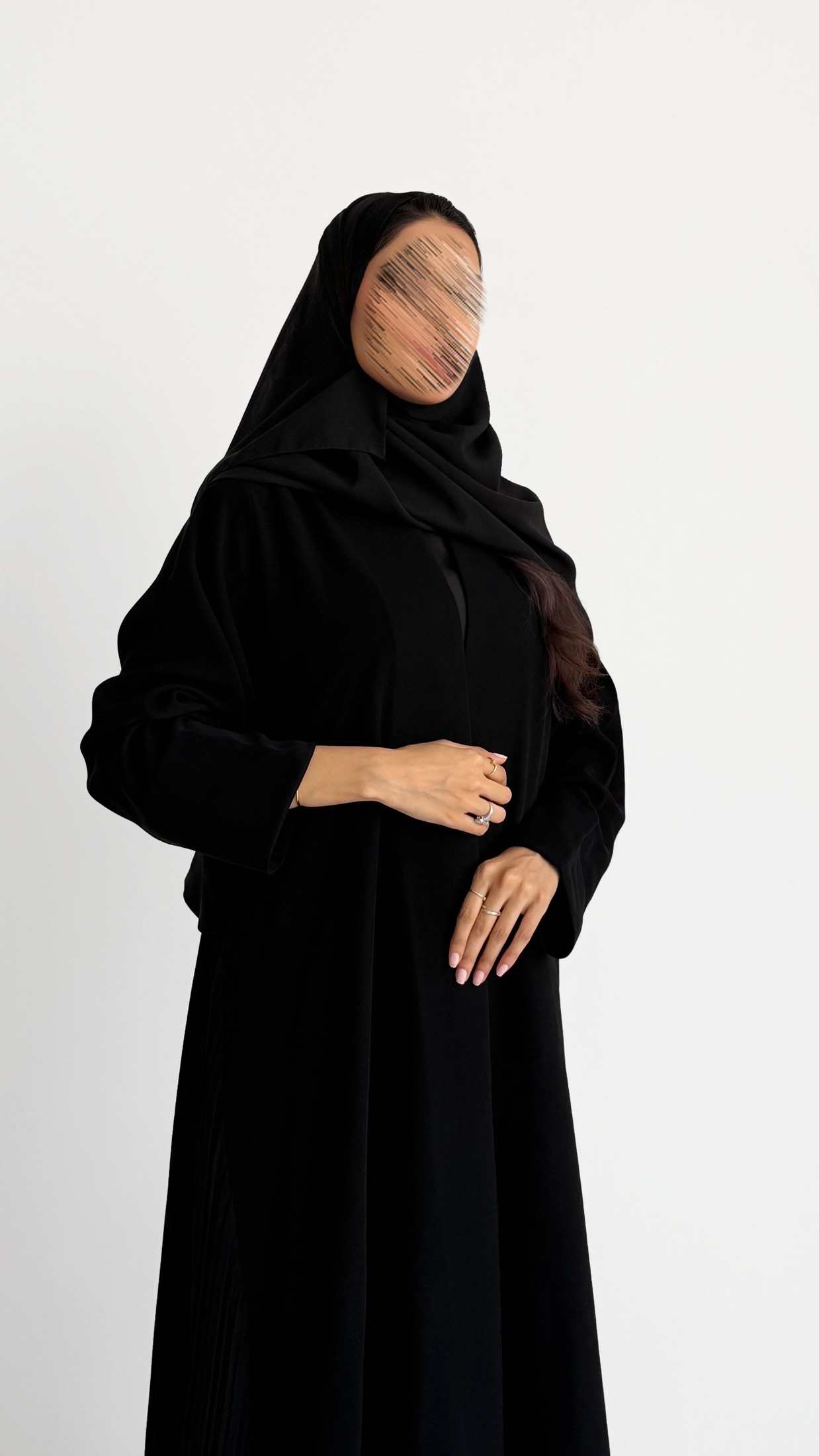 MWT1172 - عباية اسود بكسرات من الخلف - Aya