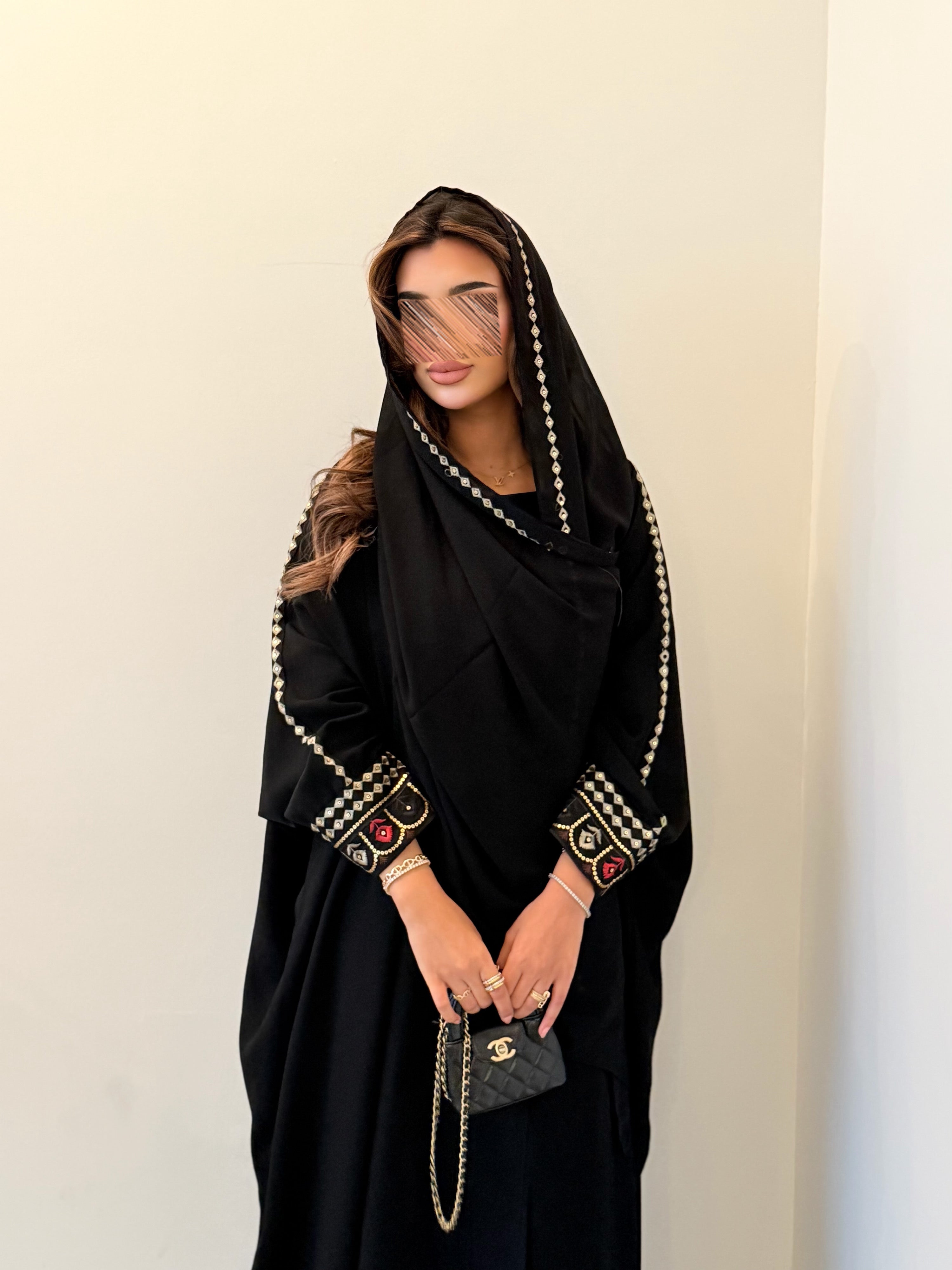 MWT5064 - قماش كريب اسود مطرز من الأكمام والطرحة قصة نص بشت - Aya