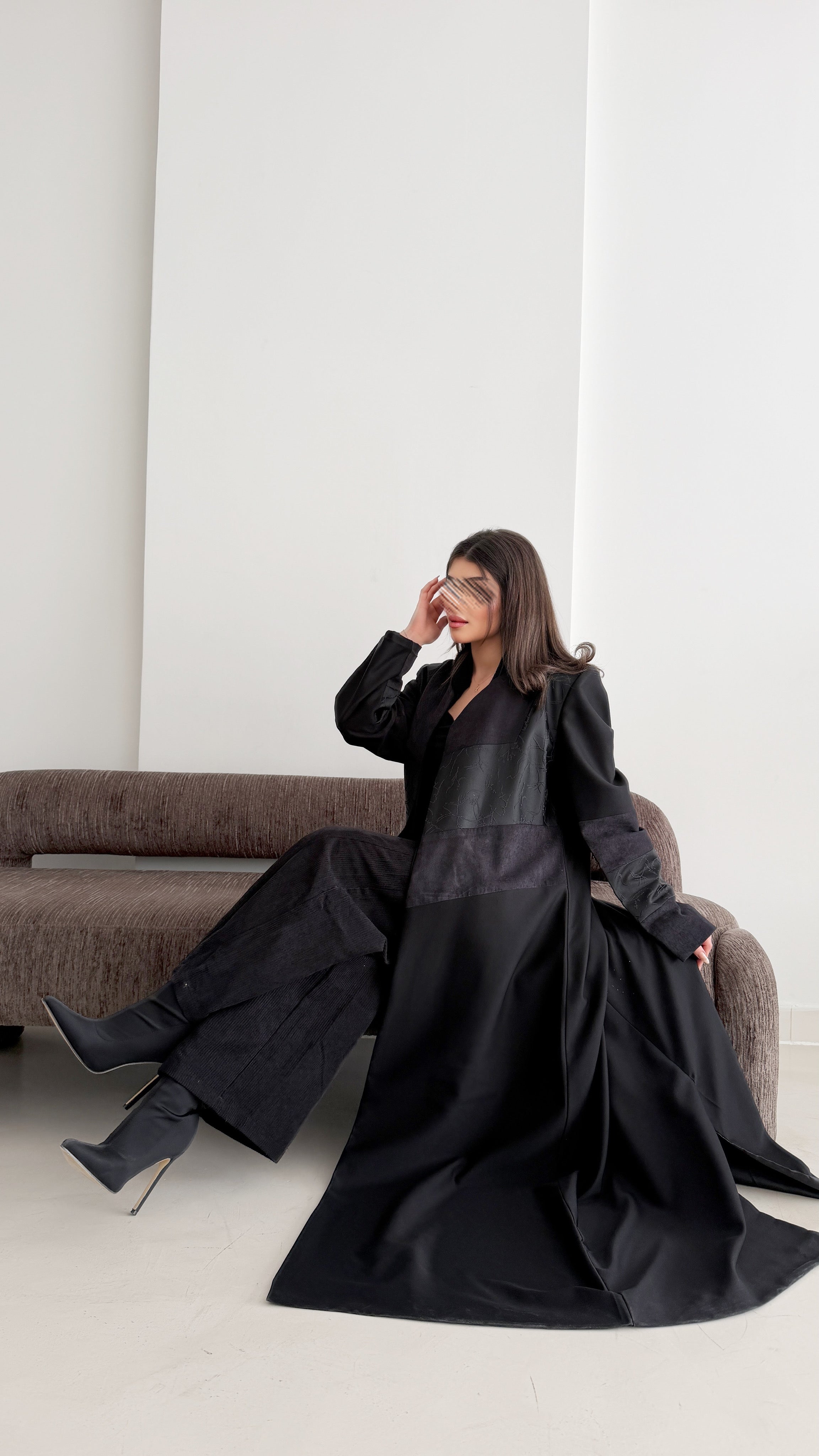 MW2041 - عباية بليزر مع اضافه ثلاثة خامات ليعطي طابع الاناقة - Aya