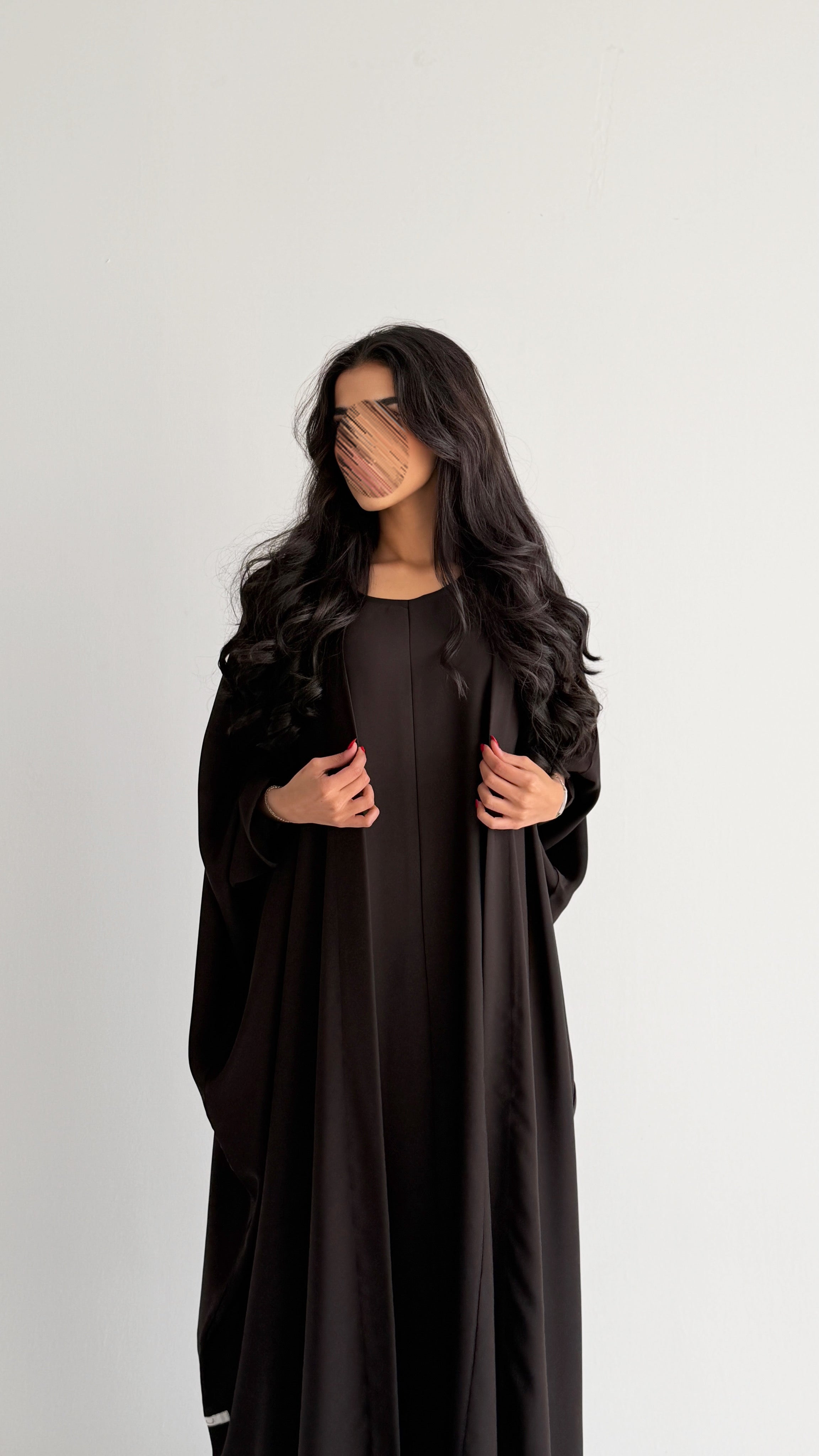 MW2077 -  عباية كريب حرير قصه بشت مع اضافة فستان داخلي - Aya