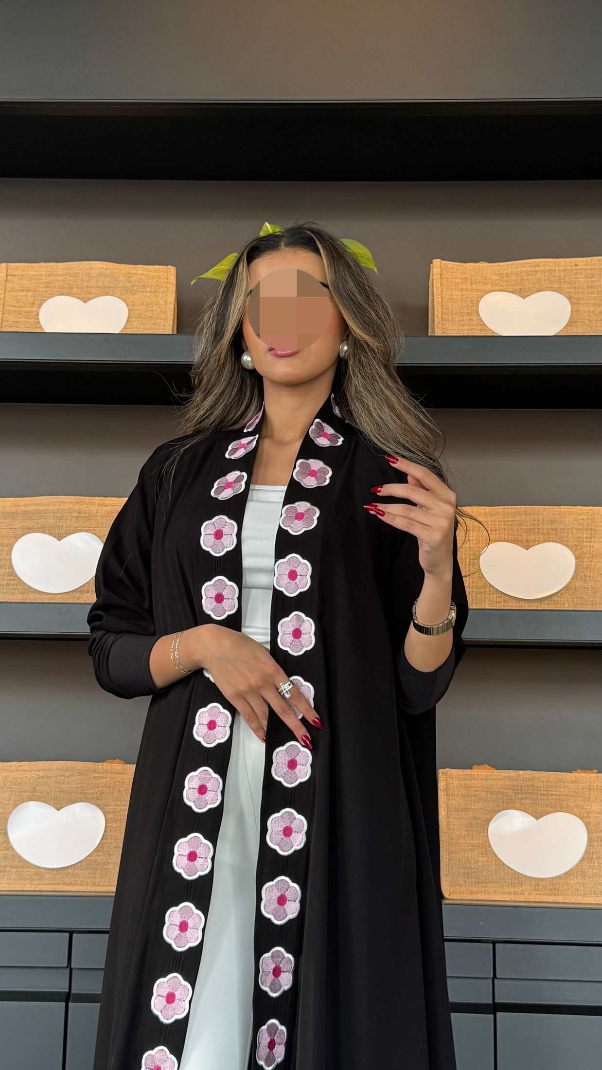MW1536 - عباية سوداء بورود | Flowery Black - Aya