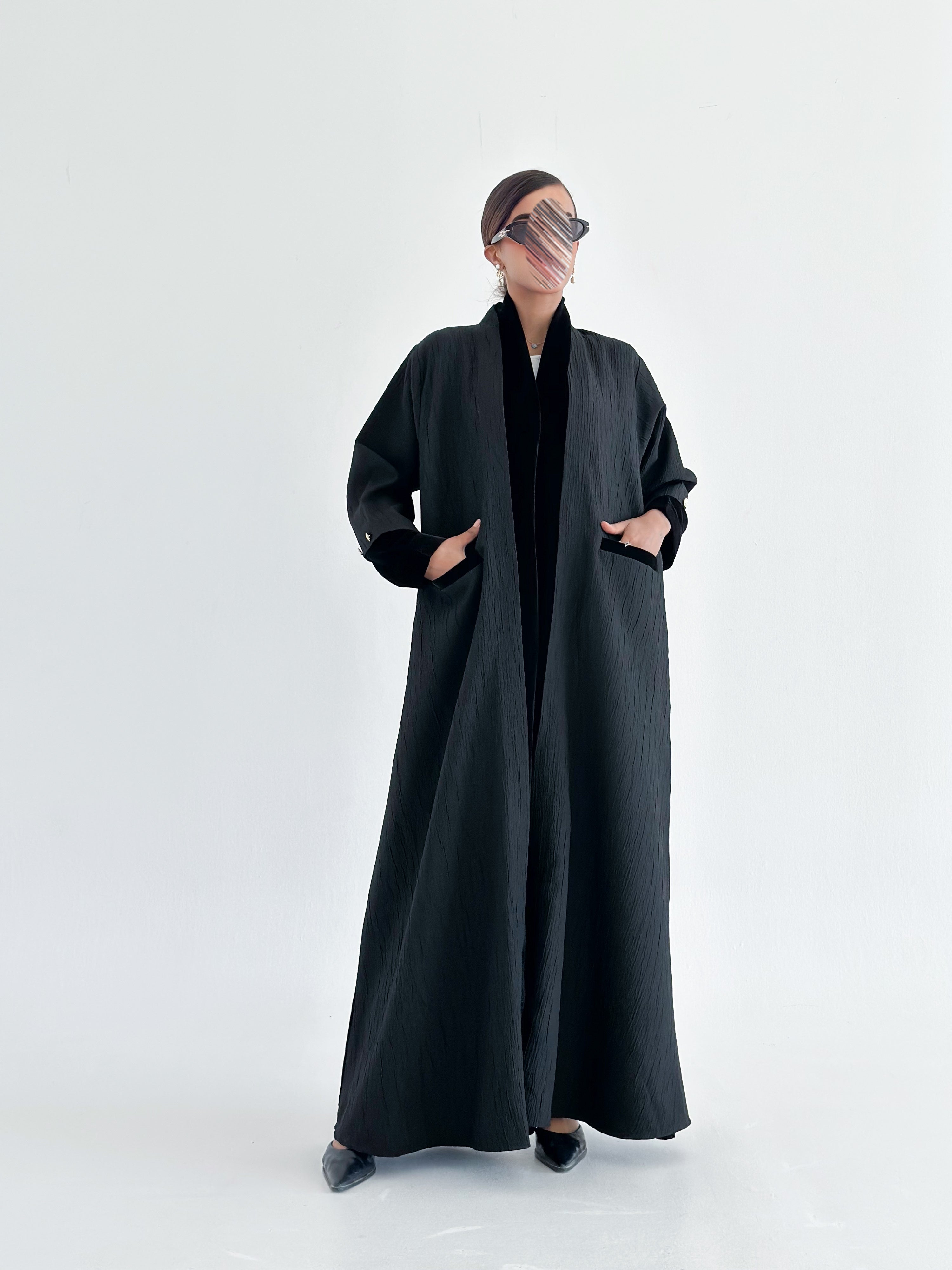 MWT572 - عباية جاكار مع أكمام مخمل بأزارير ذهبية - Aya