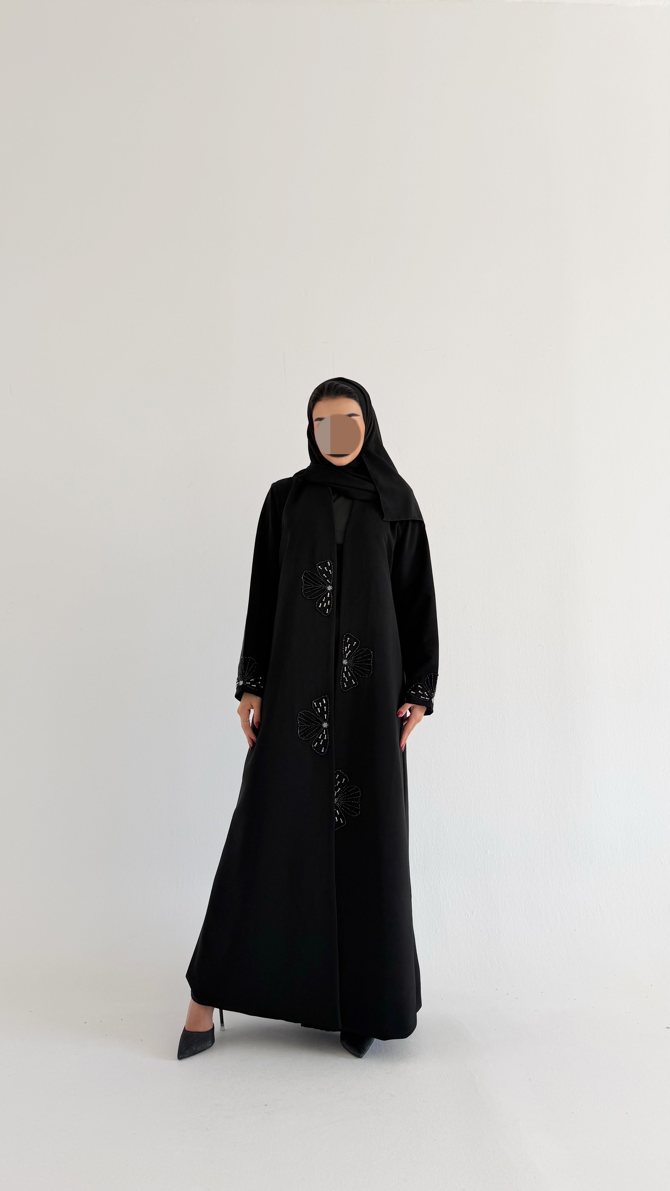 MW1793 - عباية قماش كوبرا شغل يدوي - Aya