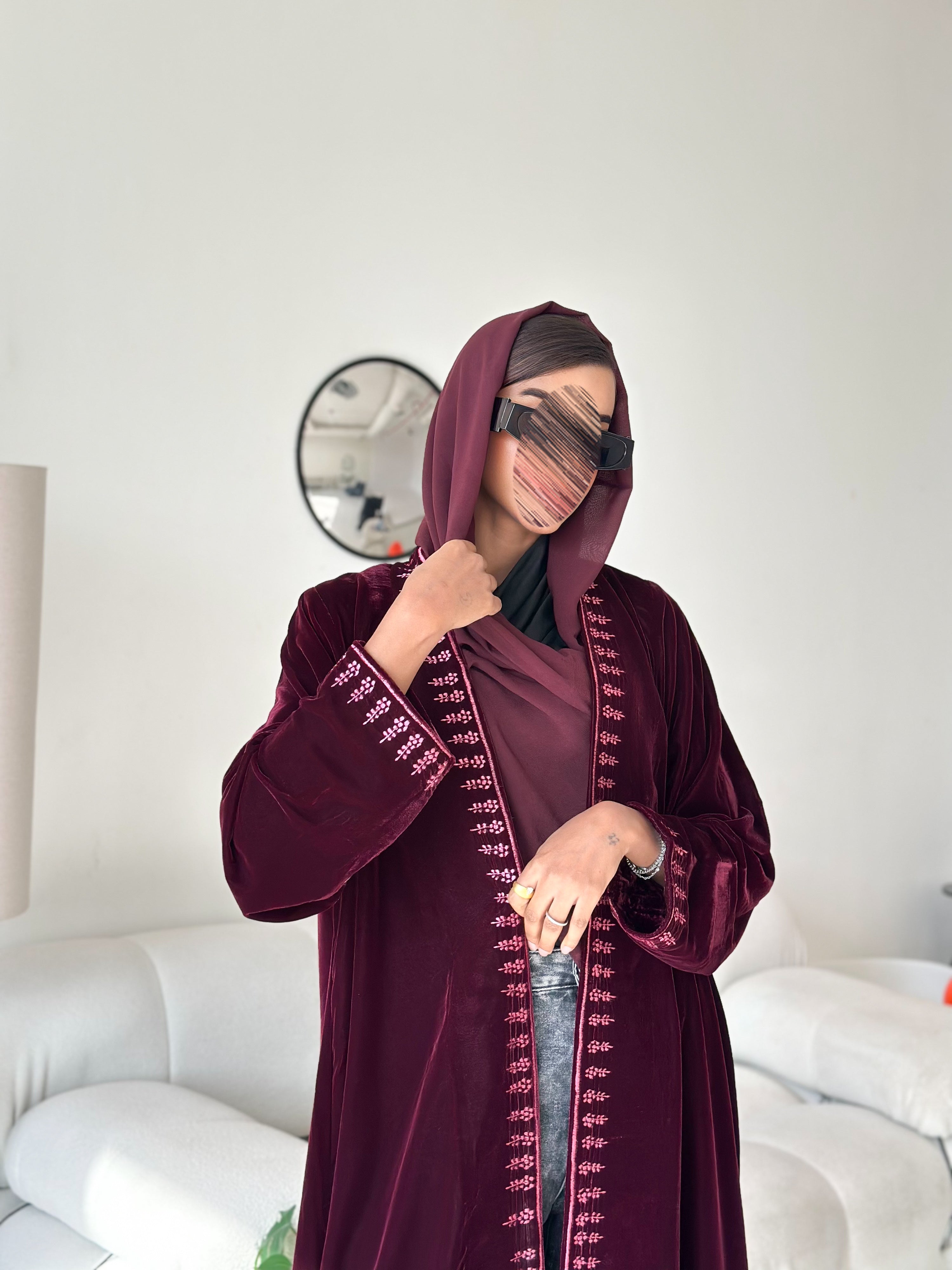 MWT675 - عباية مخمل عنابي مع تطريز بالامام والاكمام