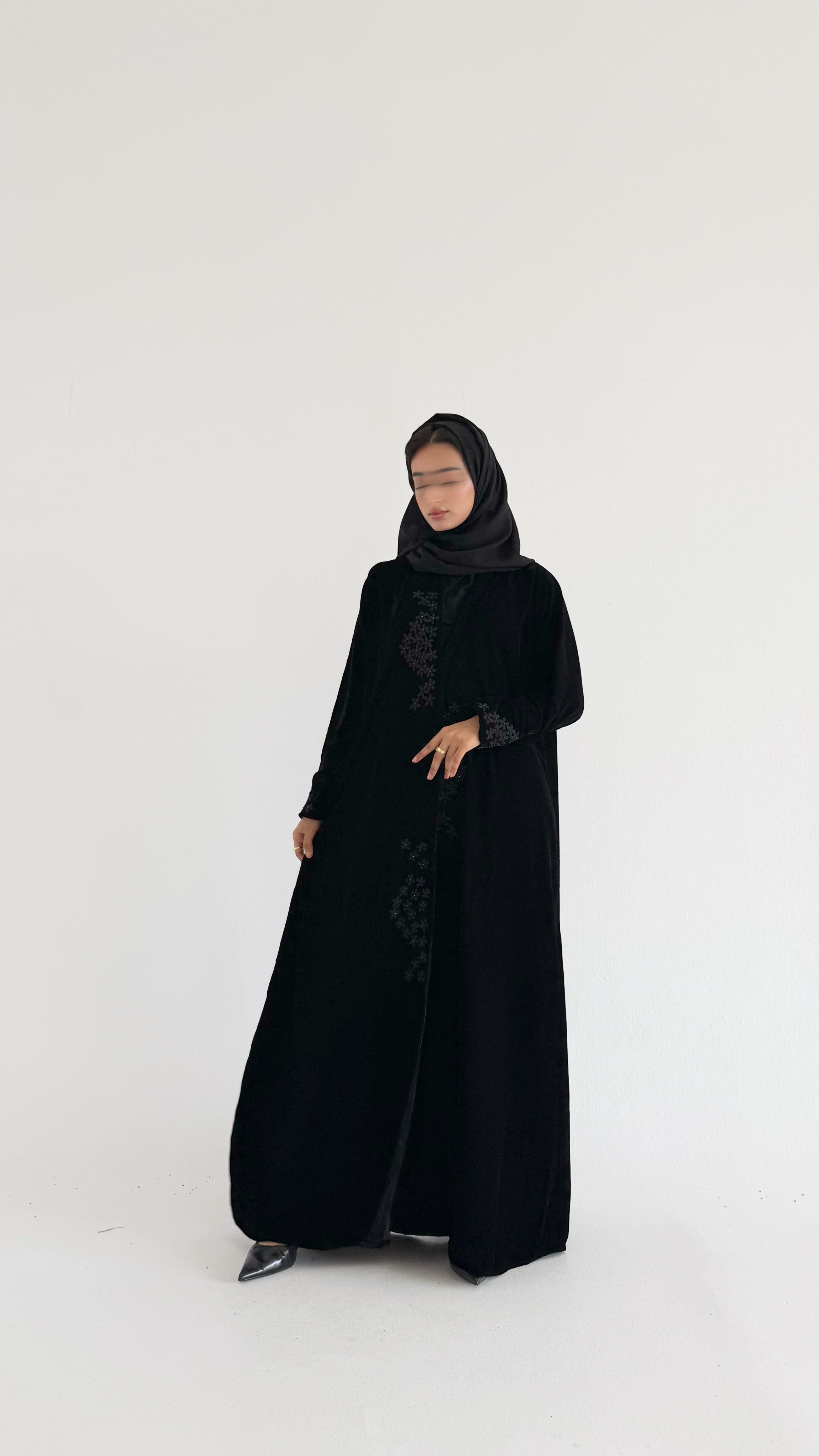 MW645 - Light Crepe Standing with Jacquard Half-Cloche