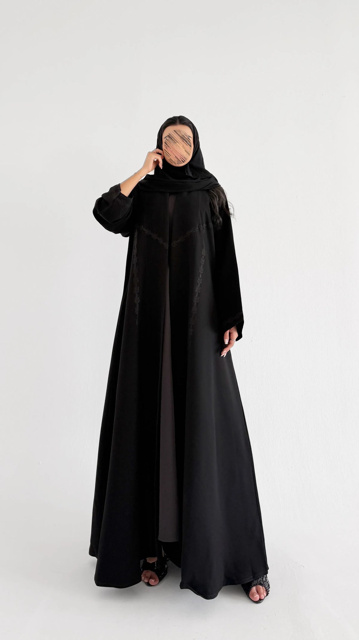 MW424 - عباية سوداء