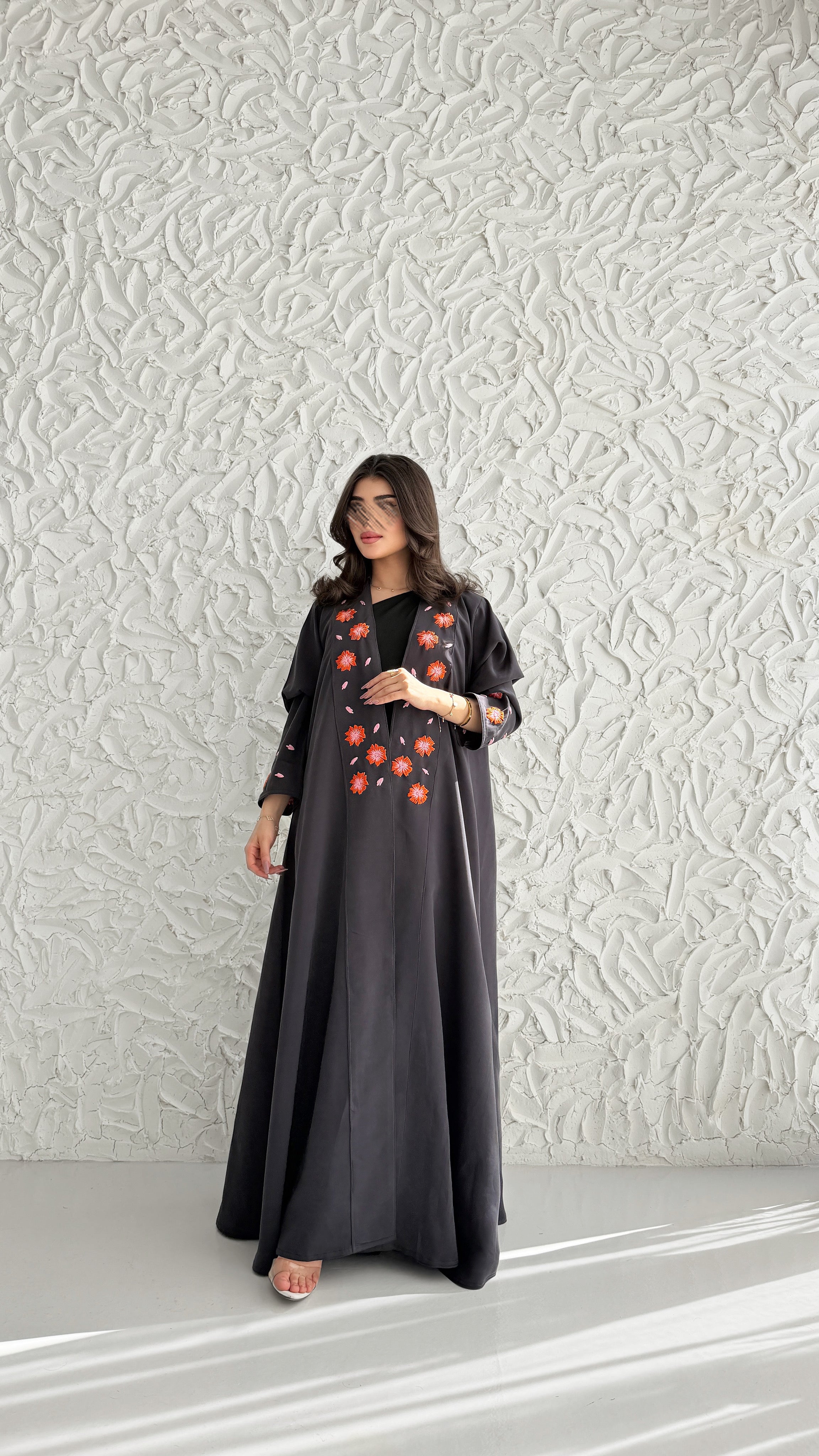 MW2108 - عباية حرير مغسول  انيقة بقصه نص كلوش عصرية - Aya