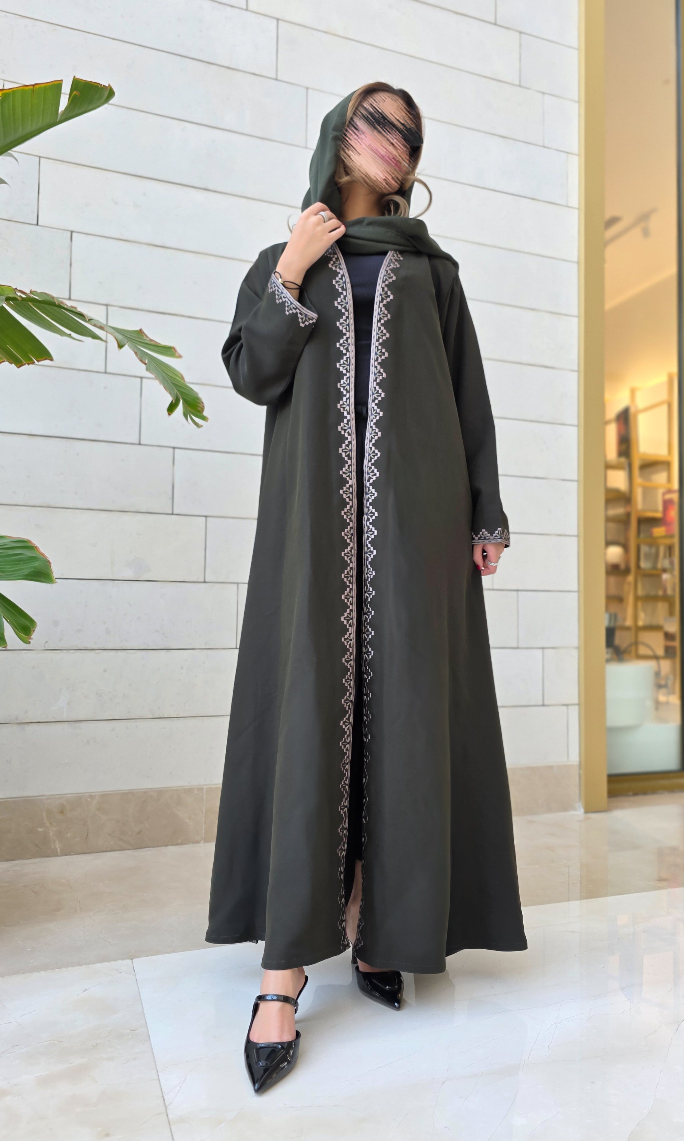 MWT683 - عباية زيتي تطريز - Aya