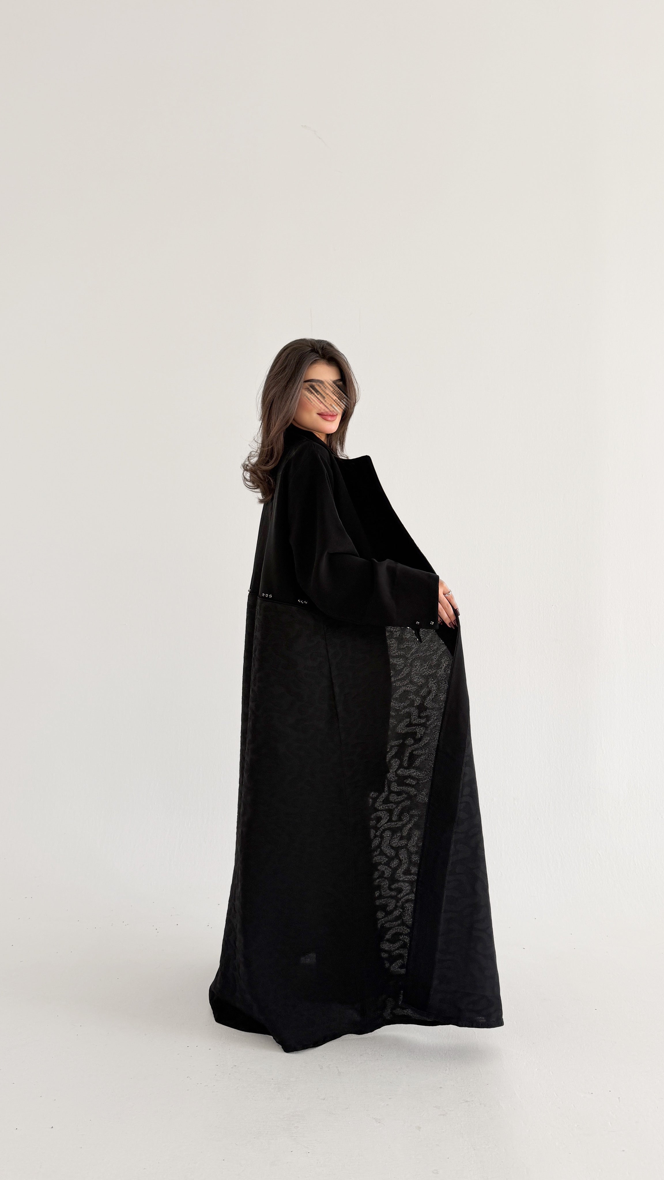 MW2023 - عباية تفته  مع اضافة كرستال - Aya