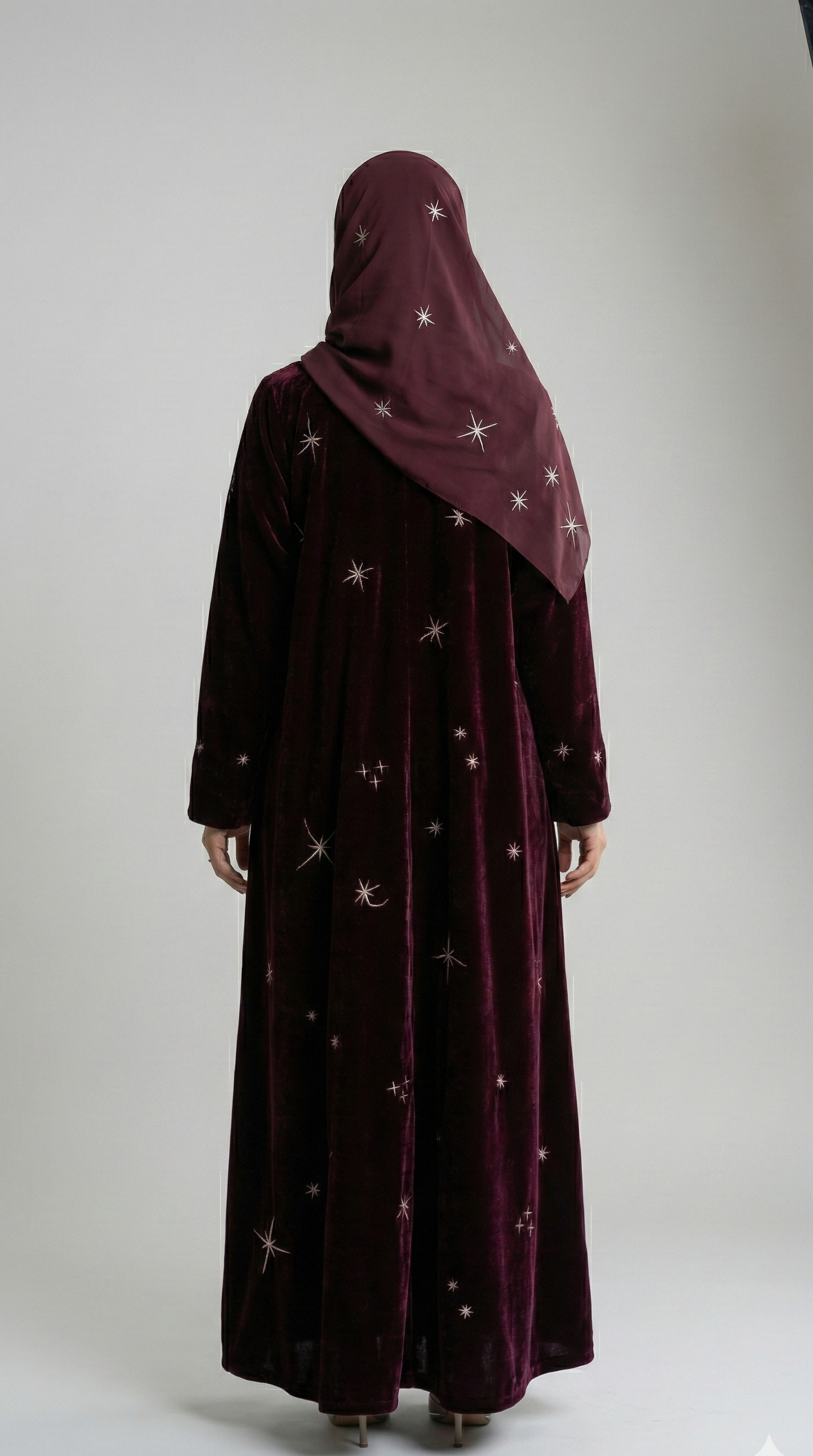 MW645 - Light Crepe Standing with Jacquard Half-Cloche