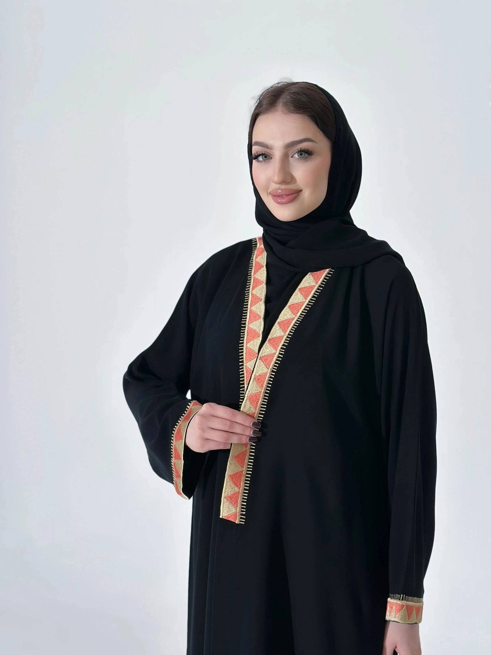 MW1256 - الف ليلة وليلة  تطريز يدوي ربع كلوش اسود - Aya